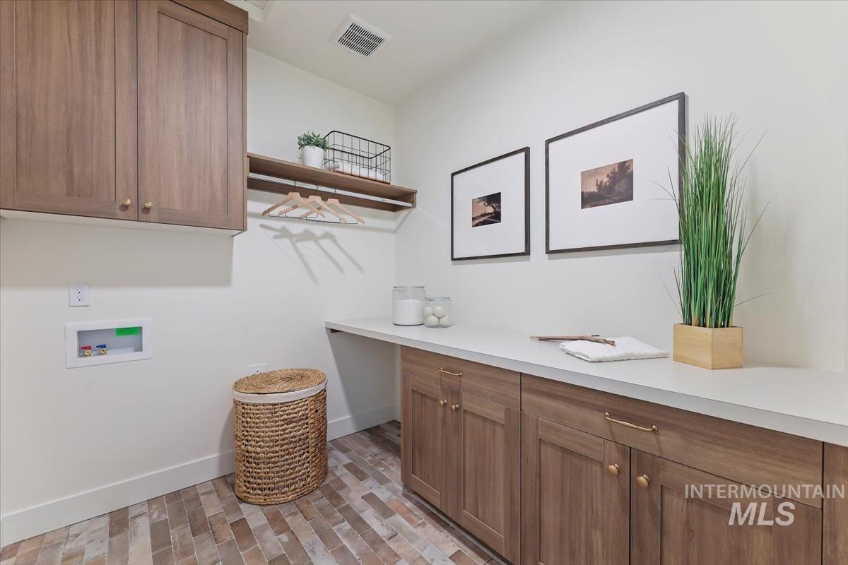 2228 N Palaestra Ave