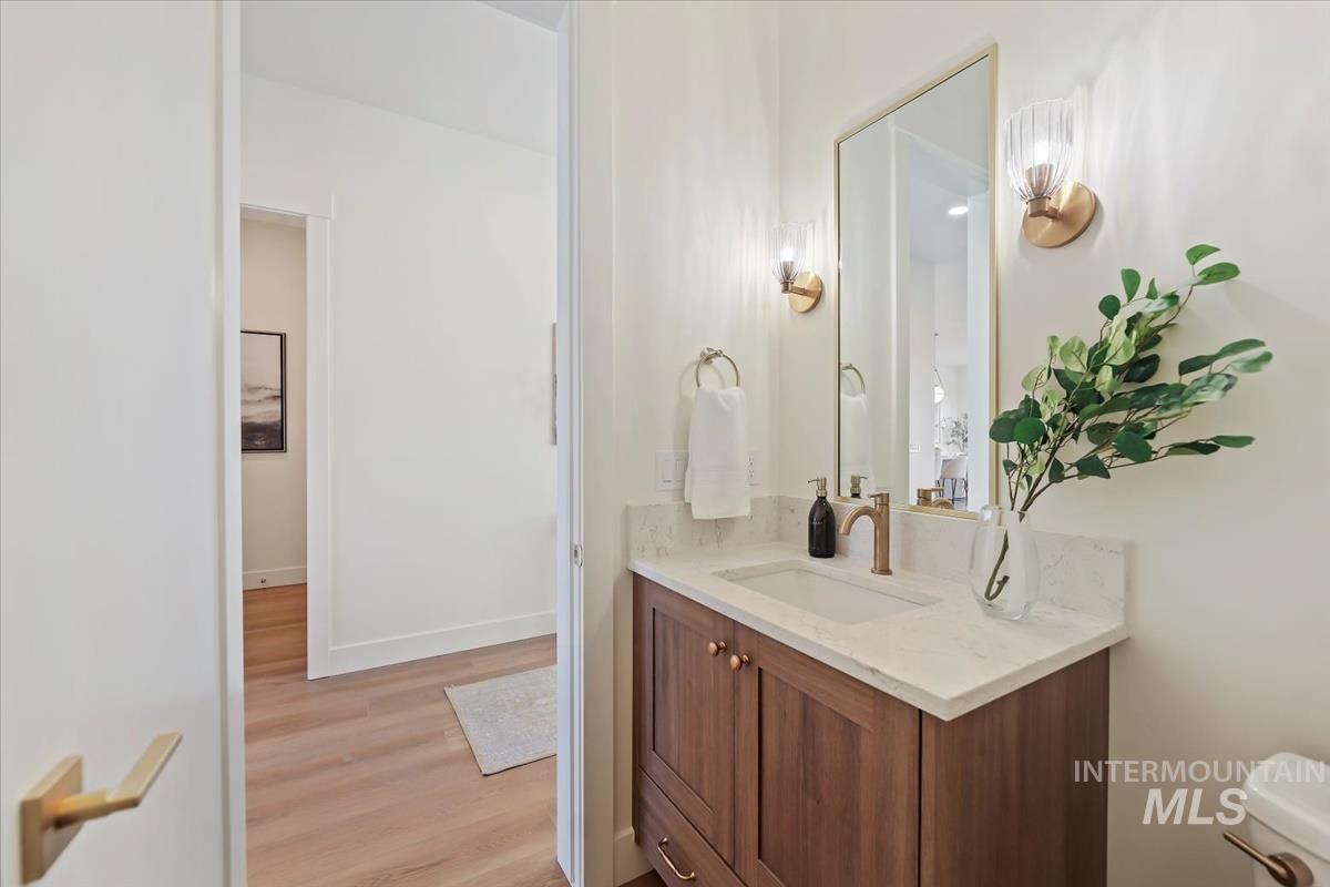 2228 N Palaestra Ave