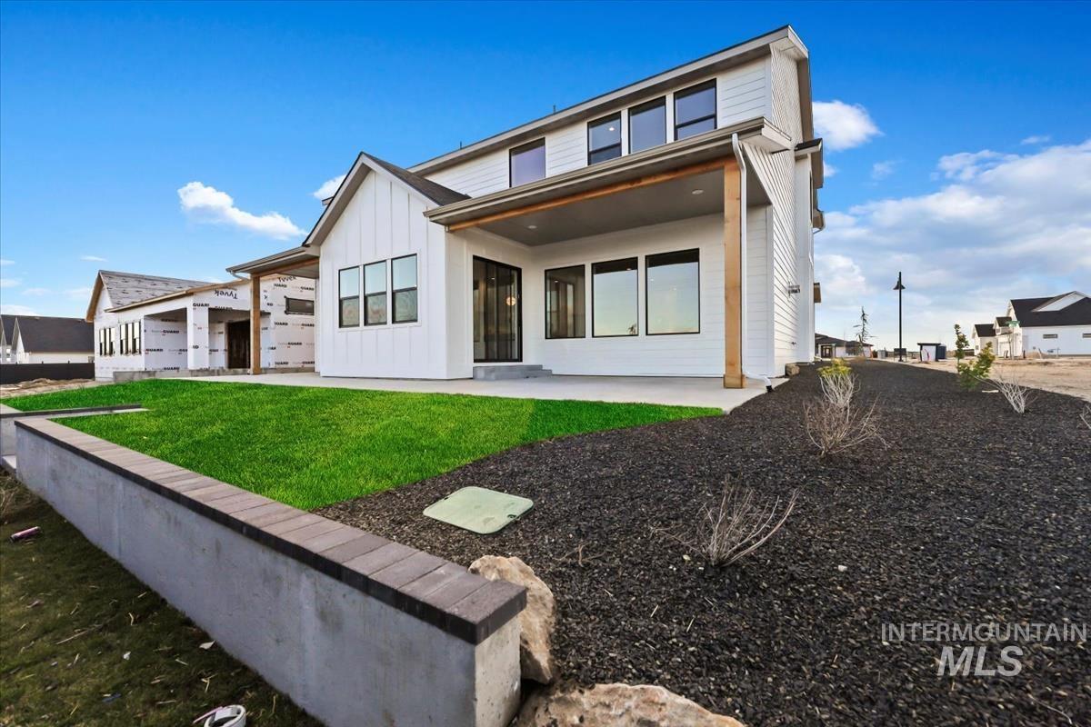 2228 N Palaestra Ave