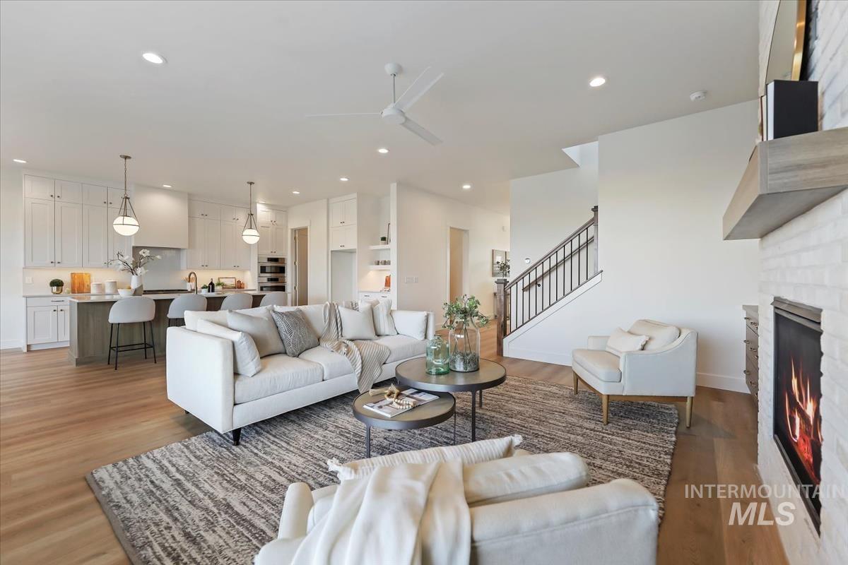 2228 N Palaestra Ave