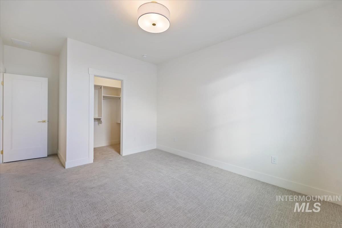 2228 N Palaestra Ave