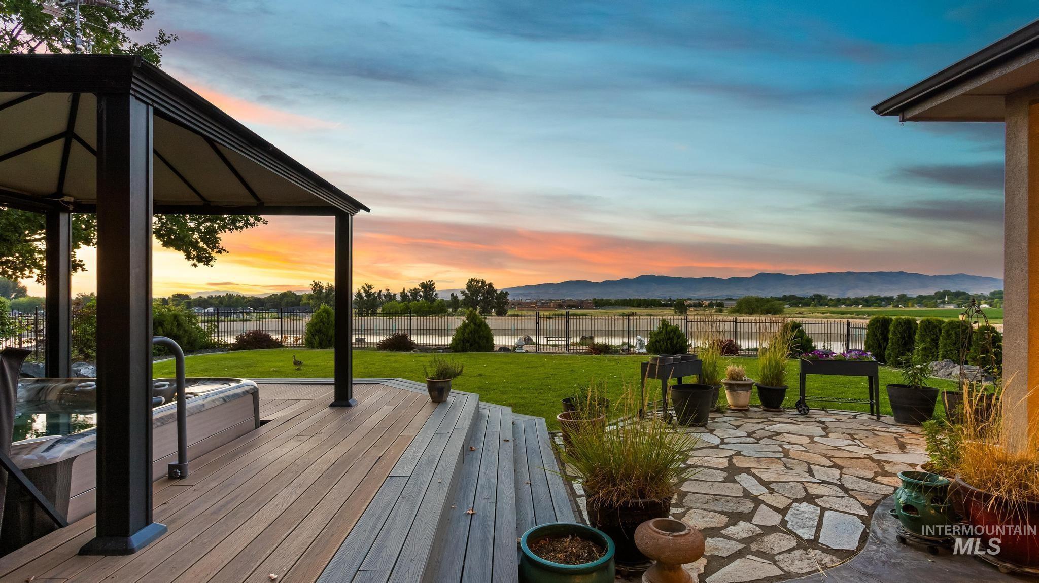 8582 W Thunder Mountain Dr.