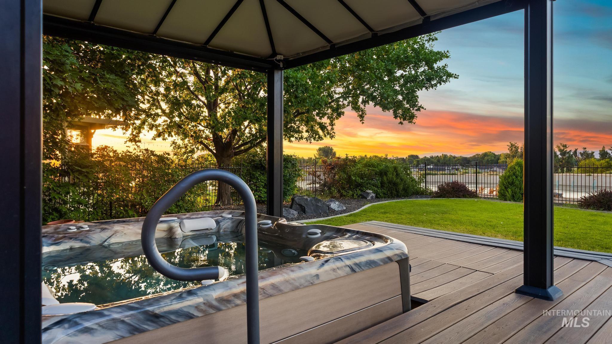 8582 W Thunder Mountain Dr.