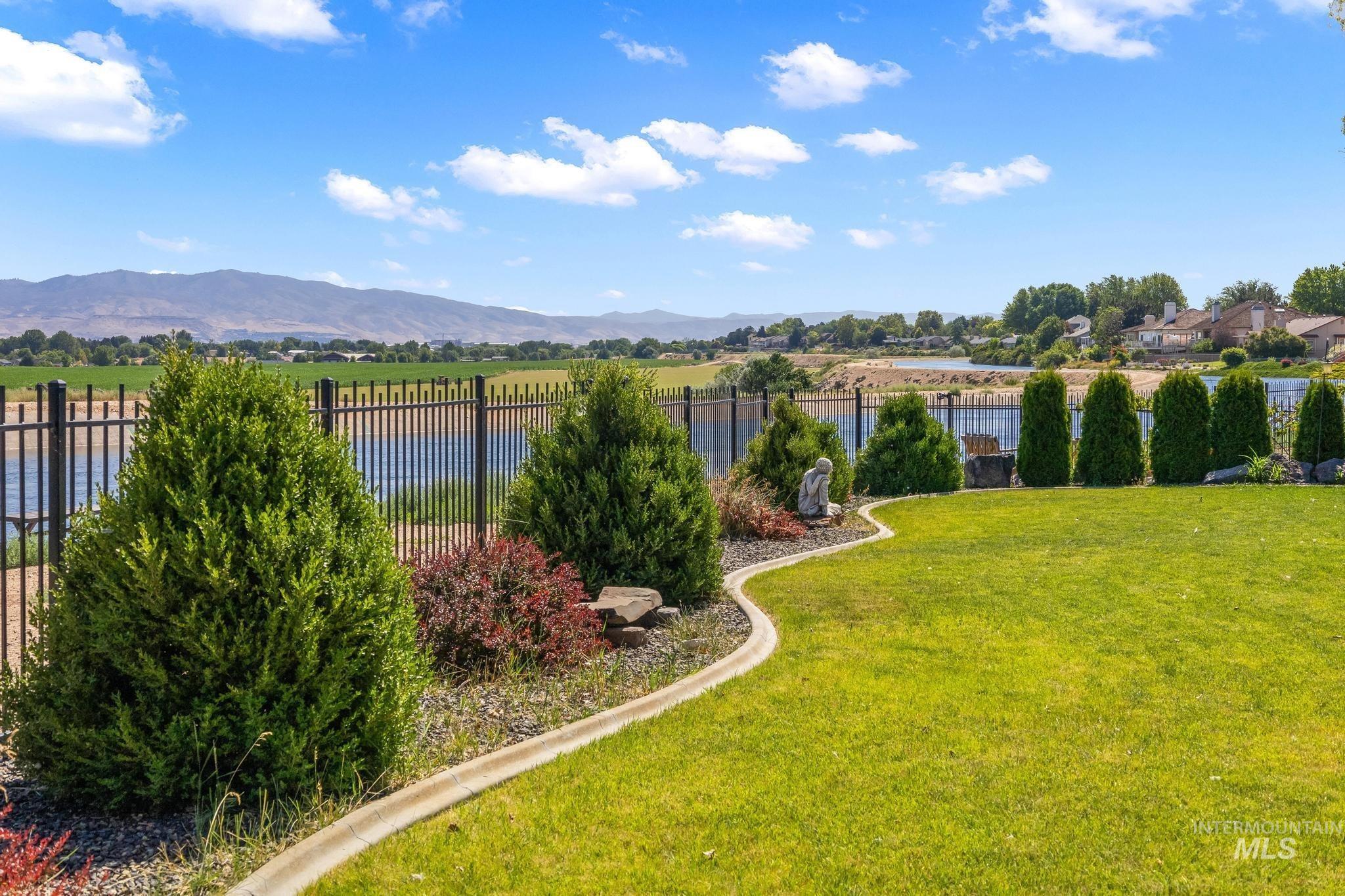 8582 W Thunder Mountain Dr.