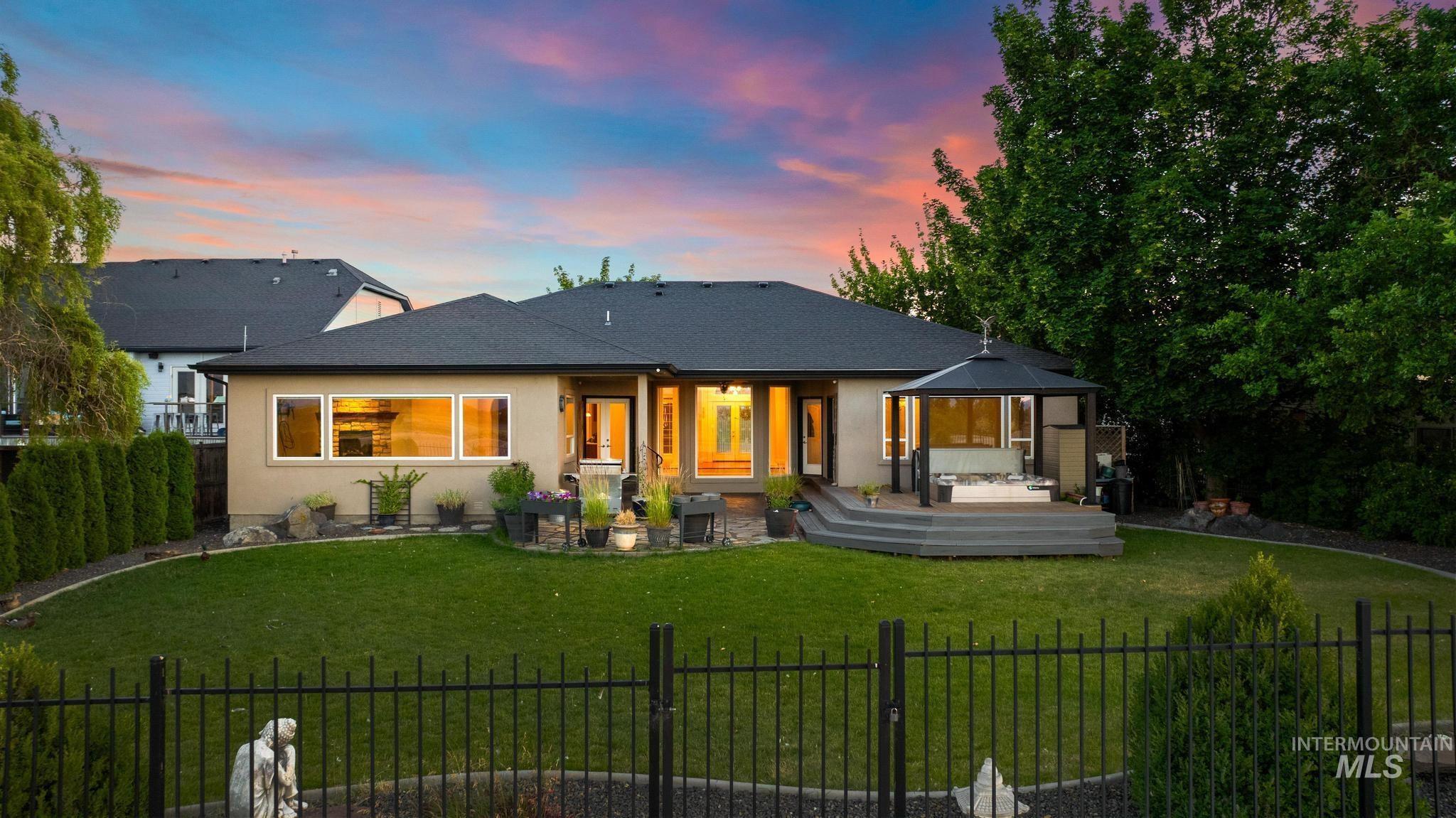 8582 W Thunder Mountain Dr.