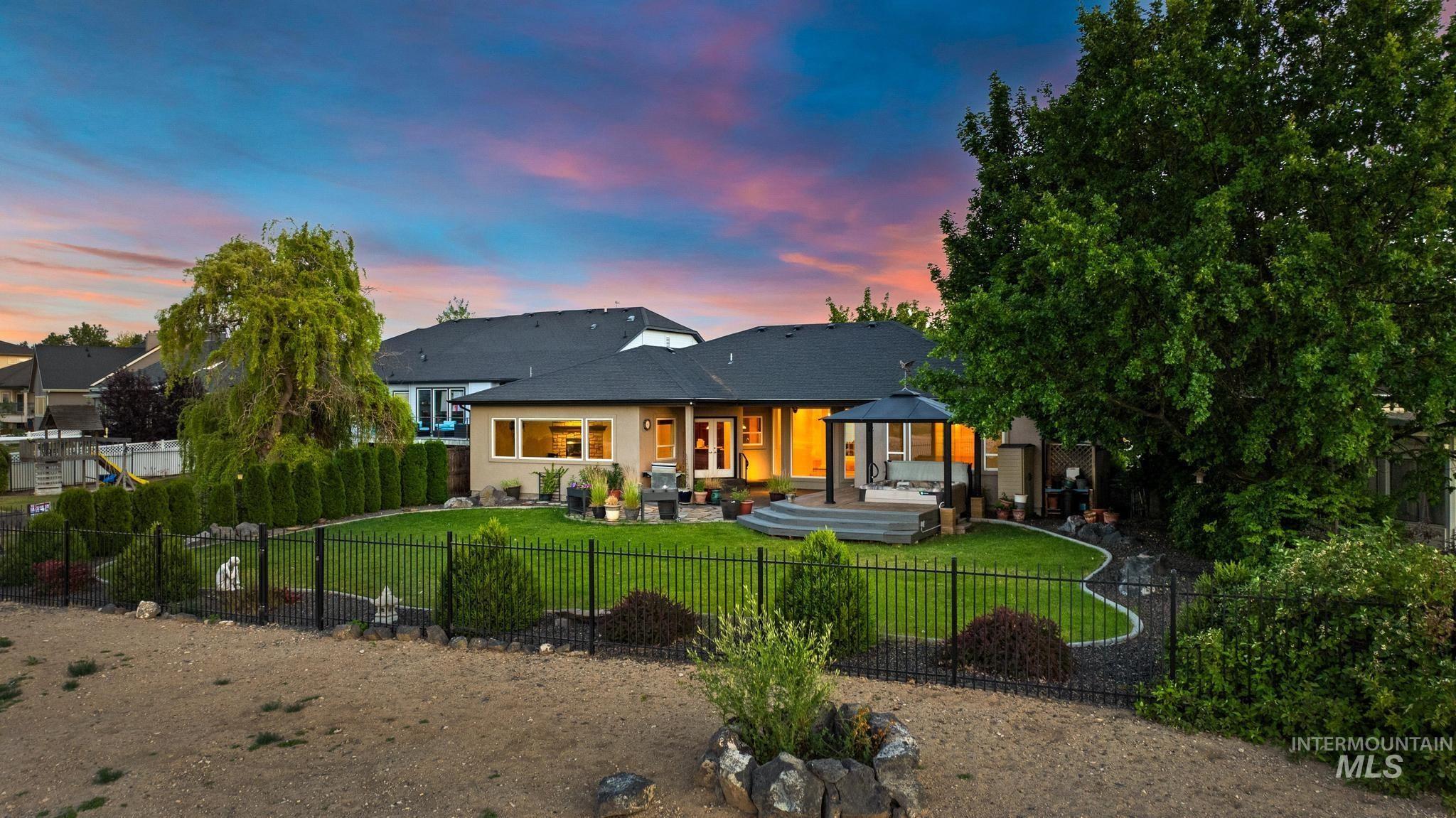 8582 W Thunder Mountain Dr.