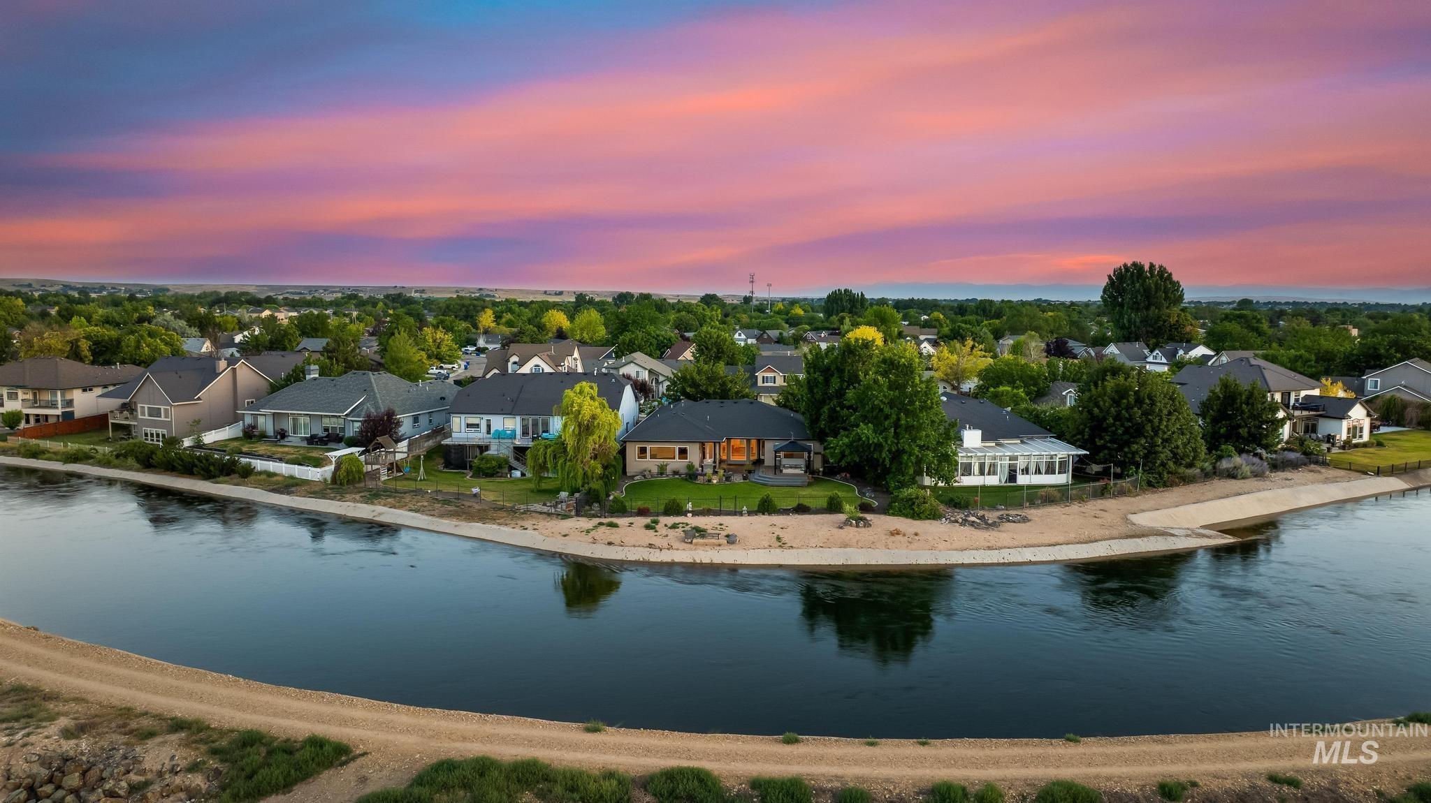 8582 W Thunder Mountain Dr.