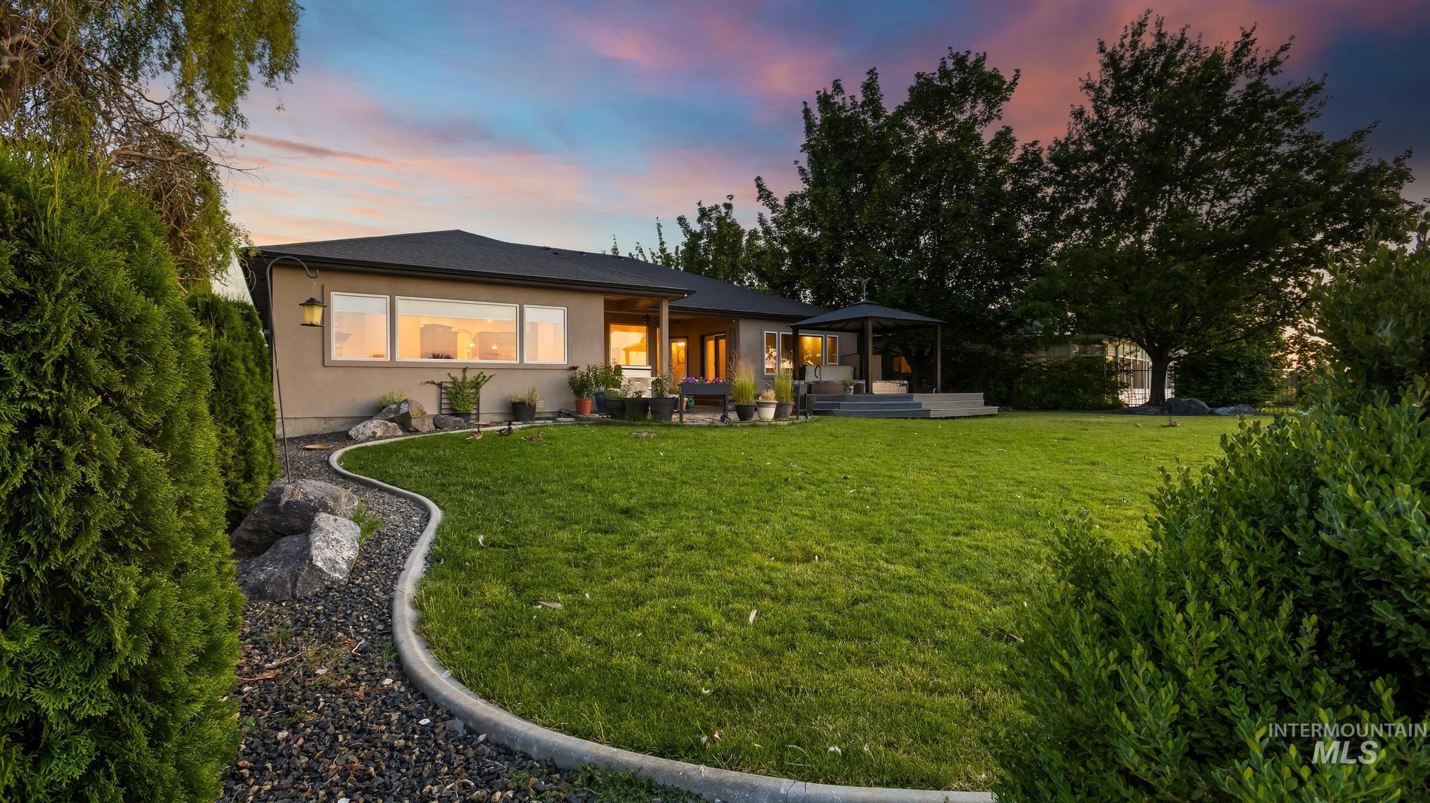 8582 W Thunder Mountain Dr.