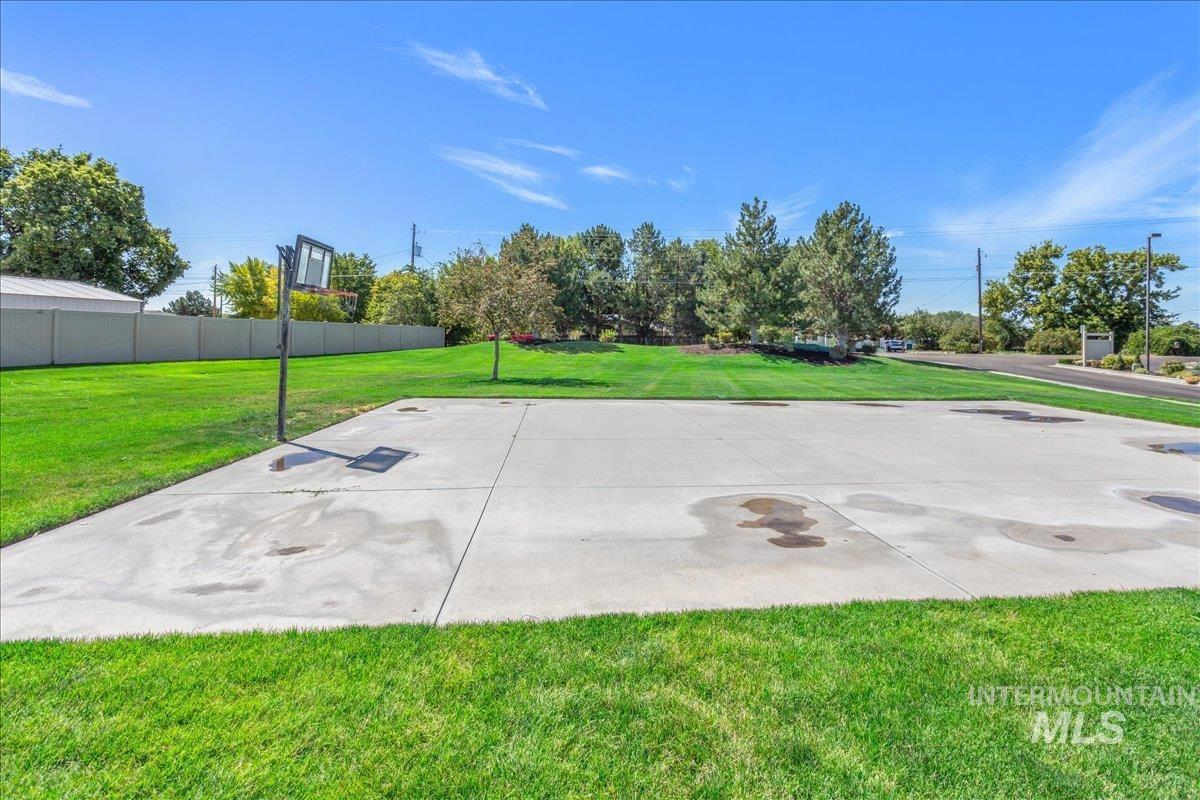 2207 W Neilscott Dr