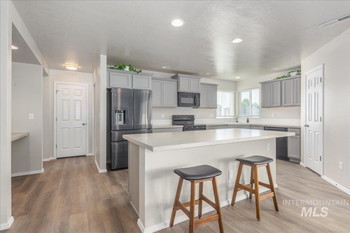 2207 W Neilscott Dr