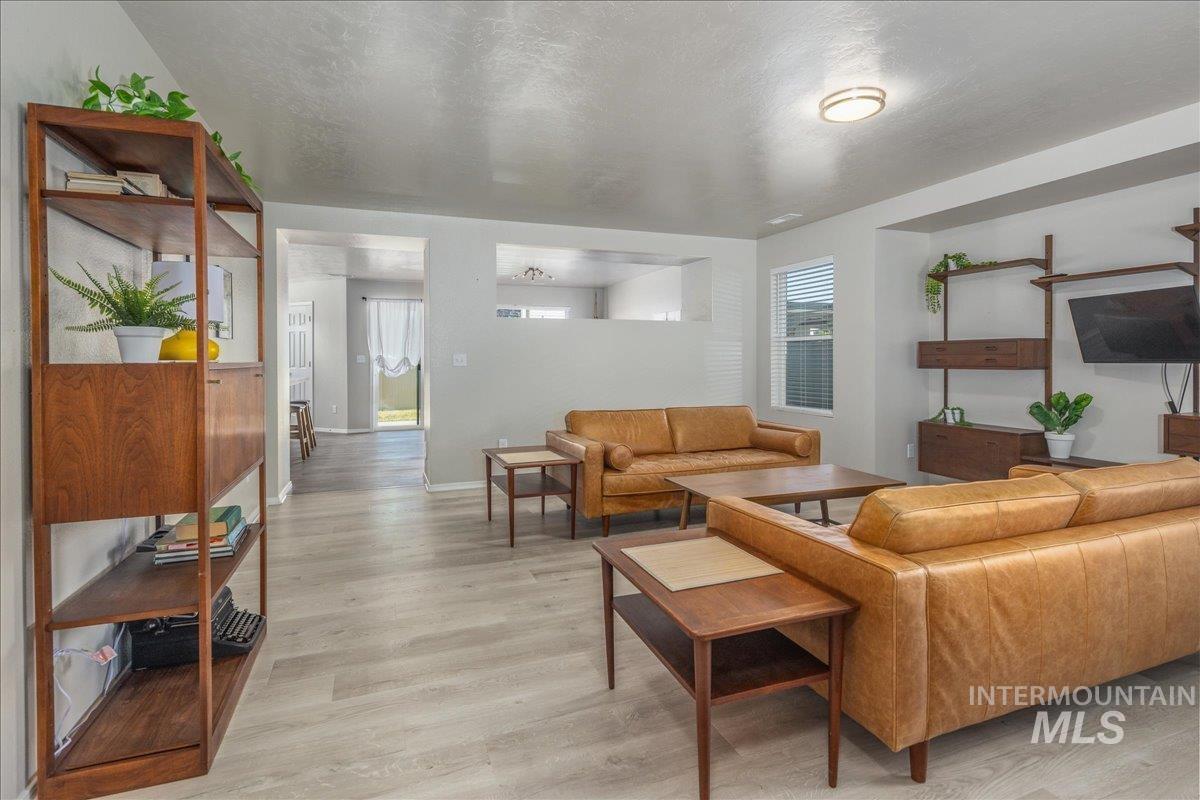 2207 W Neilscott Dr