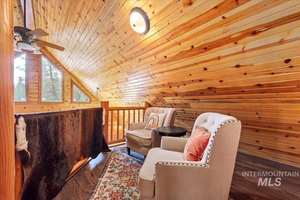 30 S Meadow Creek Dr