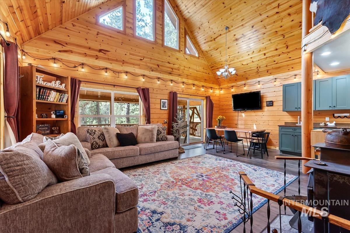 30 S Meadow Creek Dr