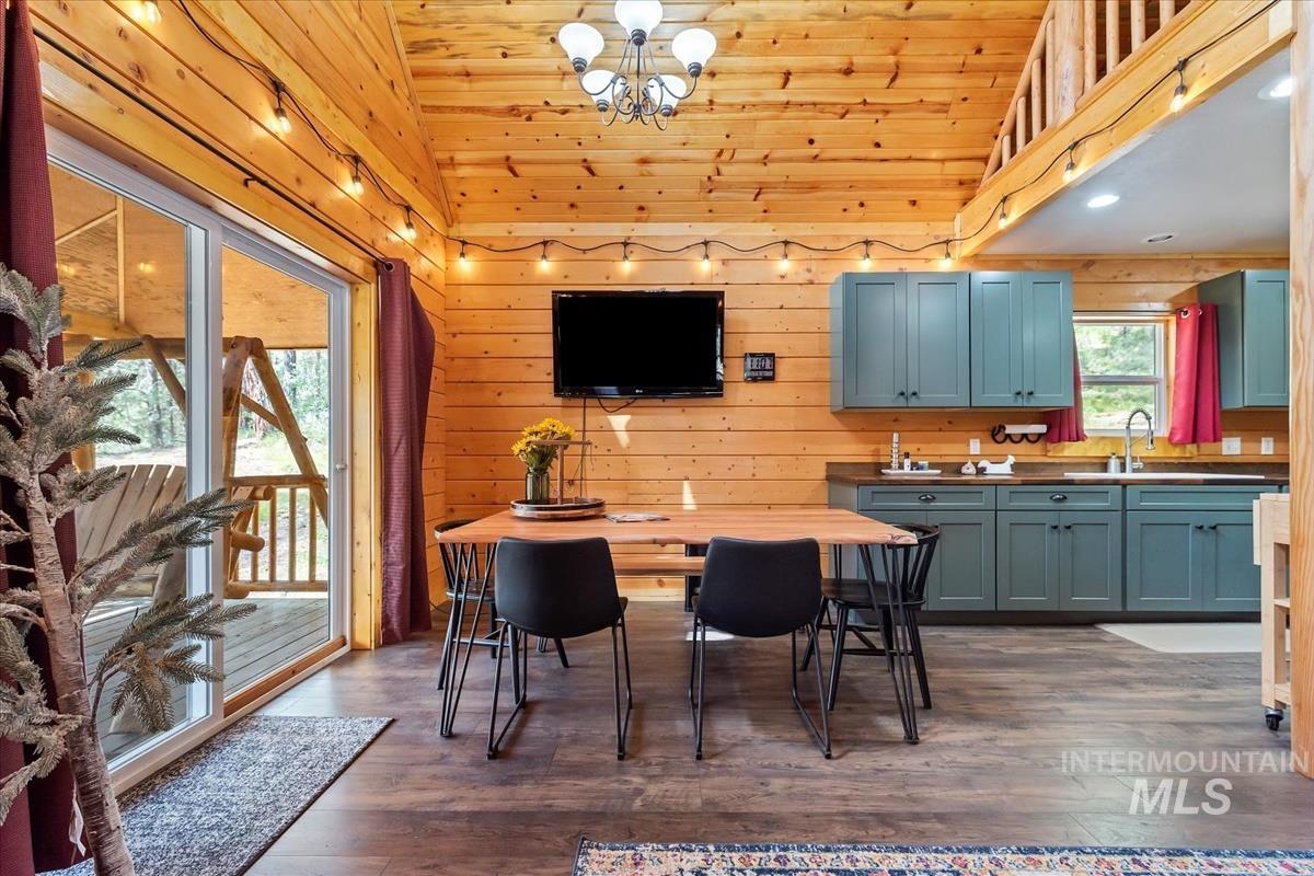 30 S Meadow Creek Dr