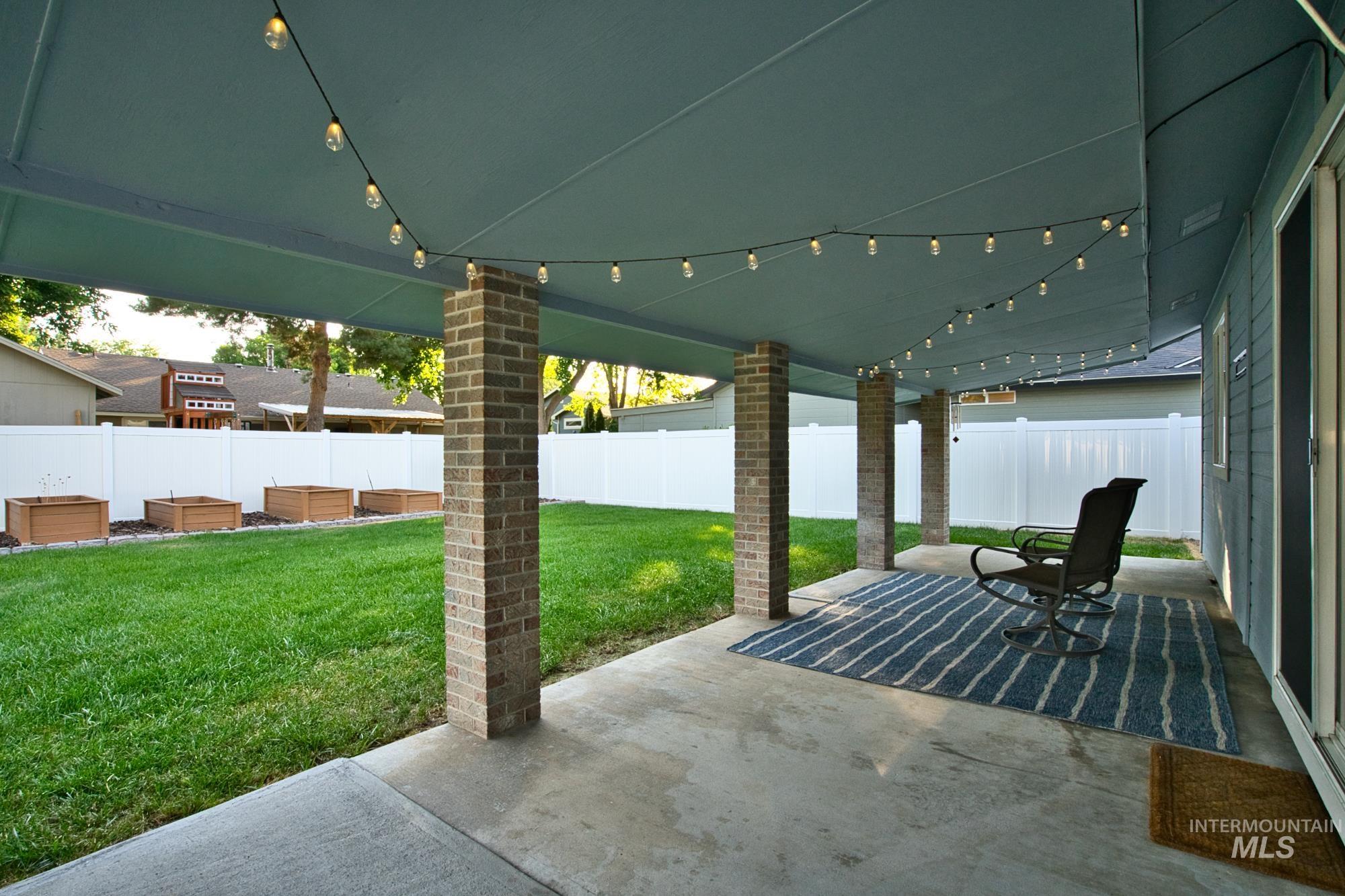 1032 W Egret Dr
