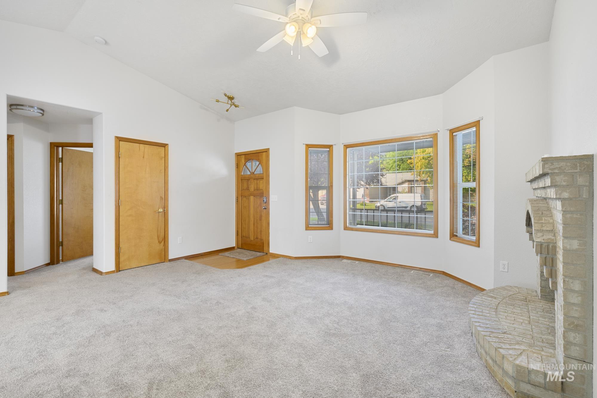 1032 W Egret Dr