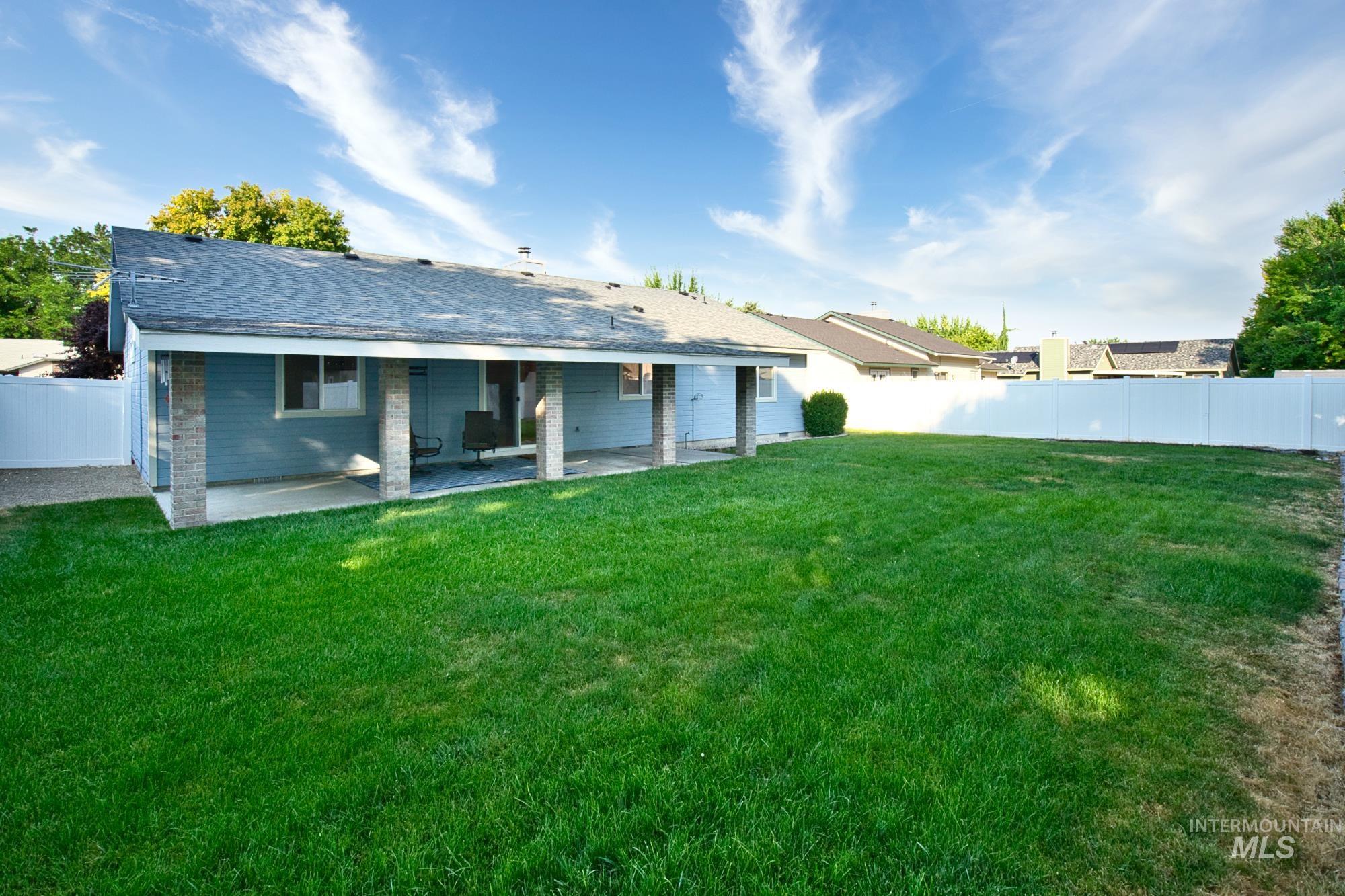 1032 W Egret Dr