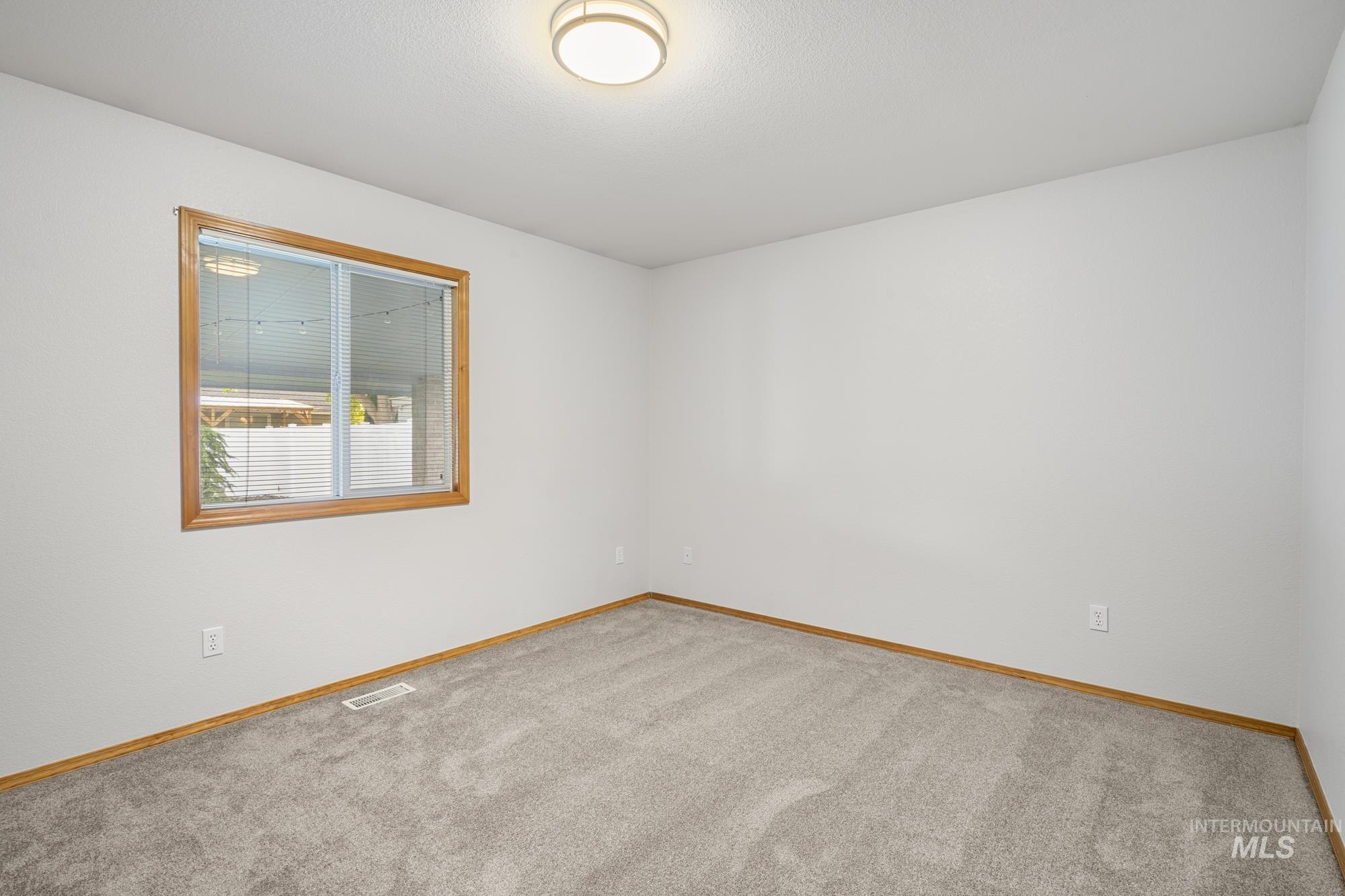1032 W Egret Dr