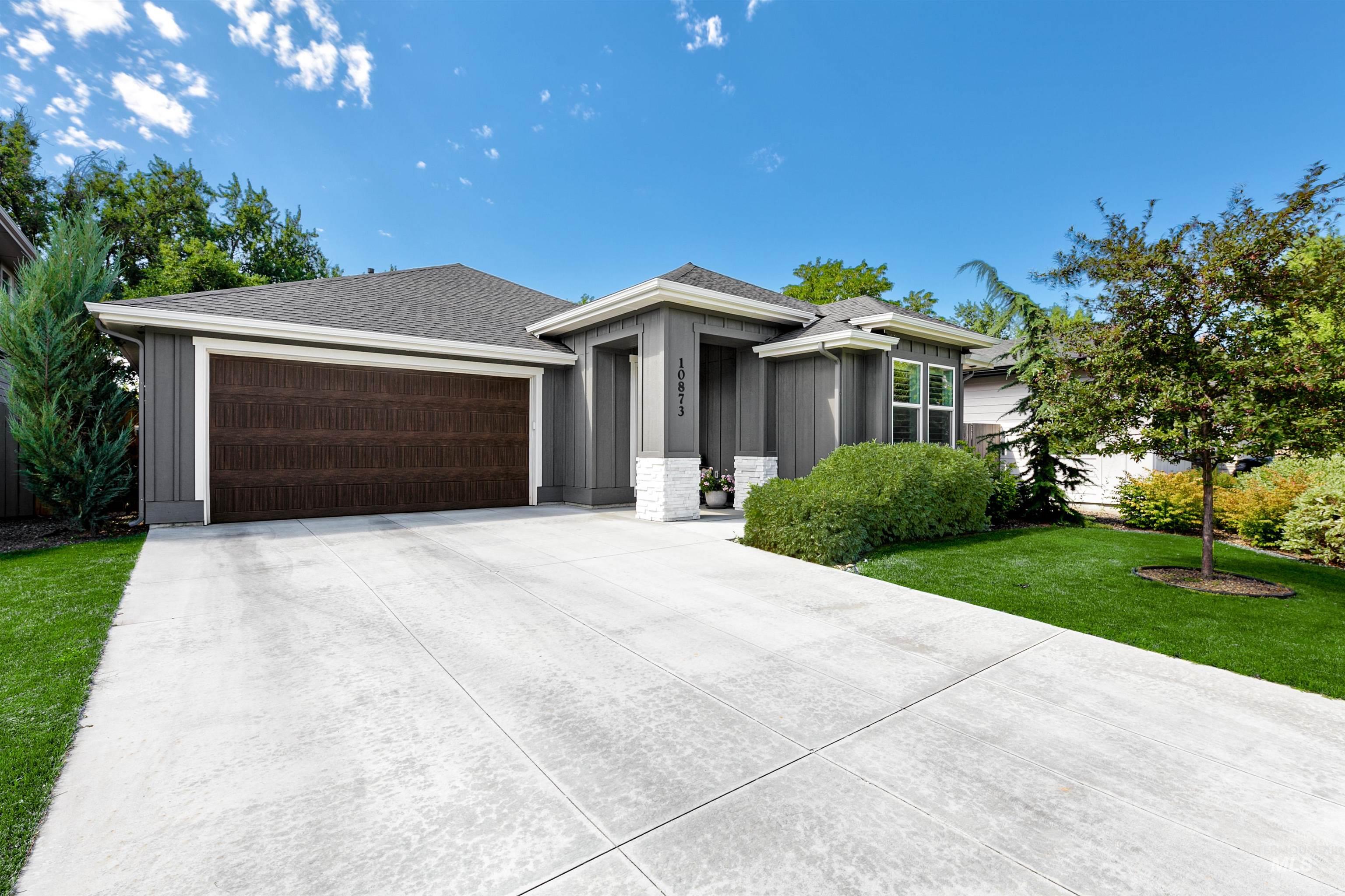 10873 W Cranberry Ct