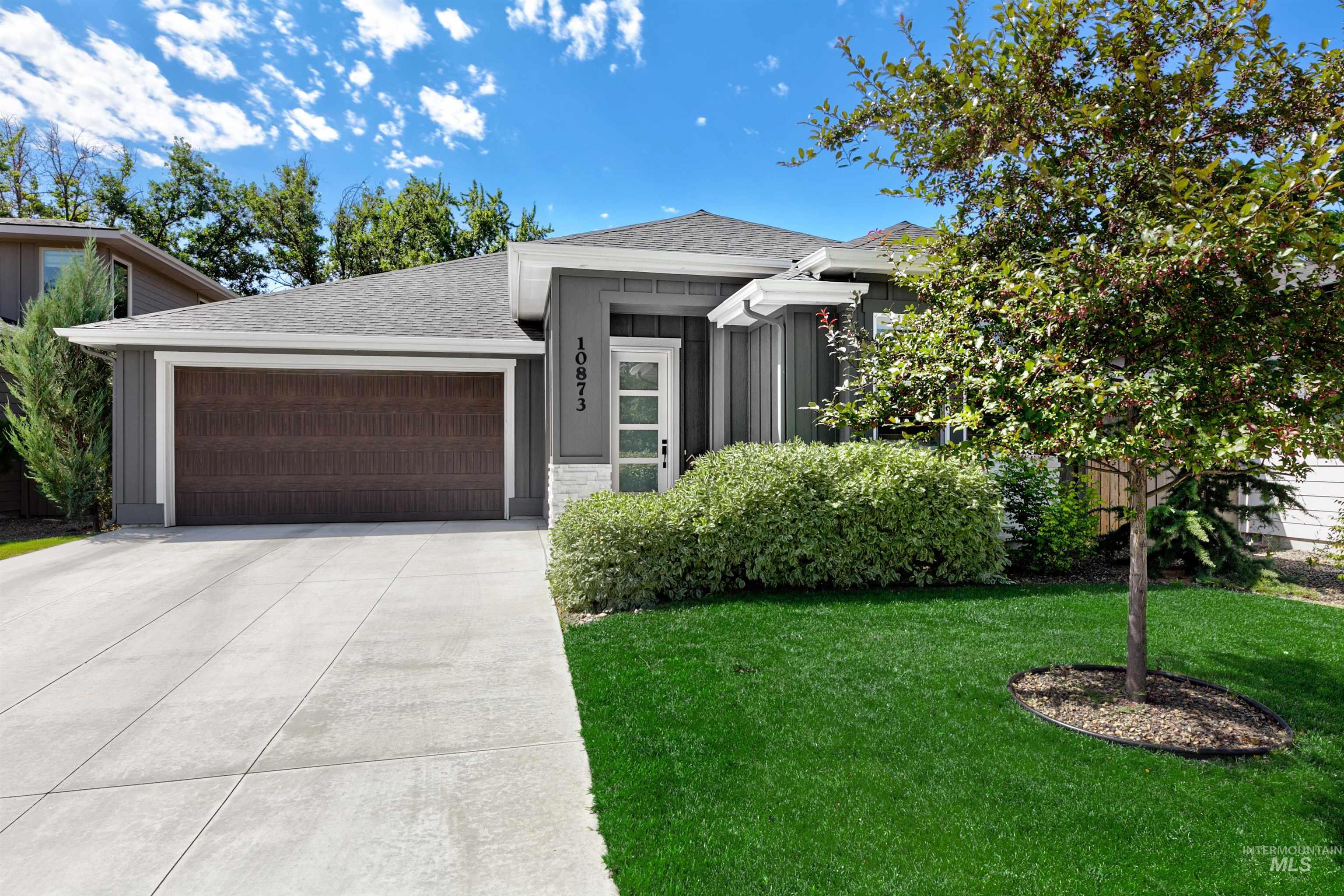 10873 W Cranberry Ct