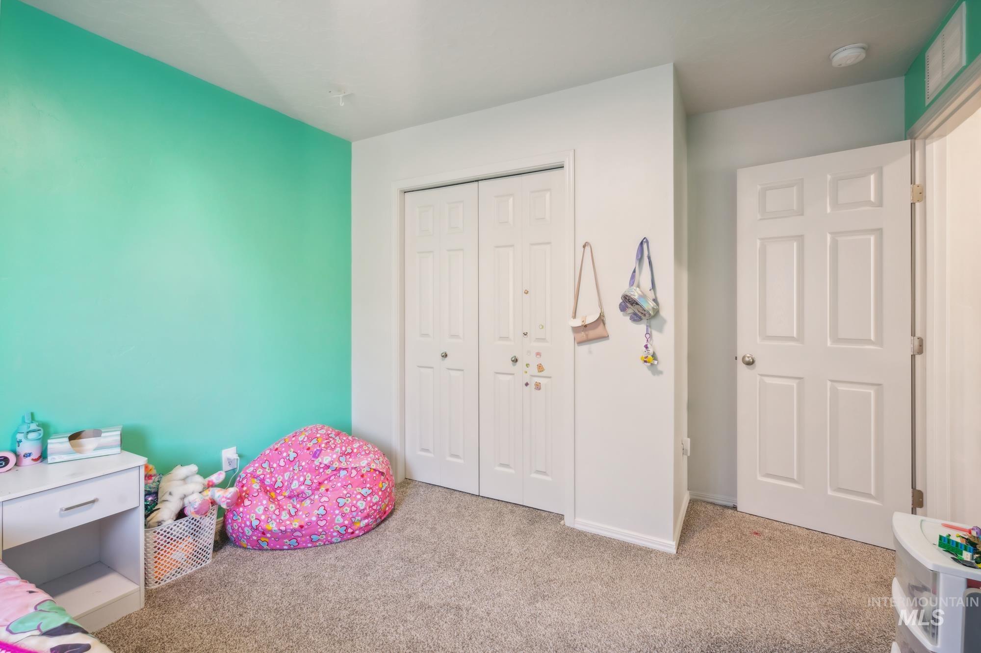 142 N Cranesbill Ave