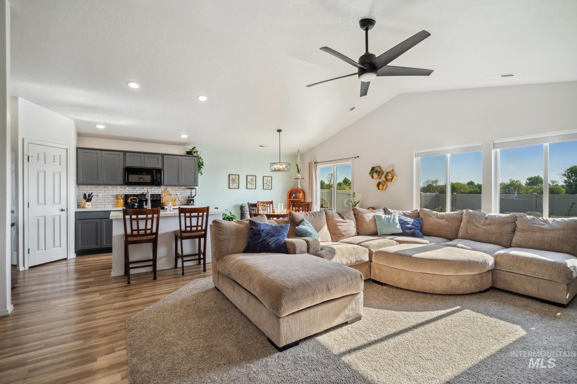 142 N Cranesbill Ave