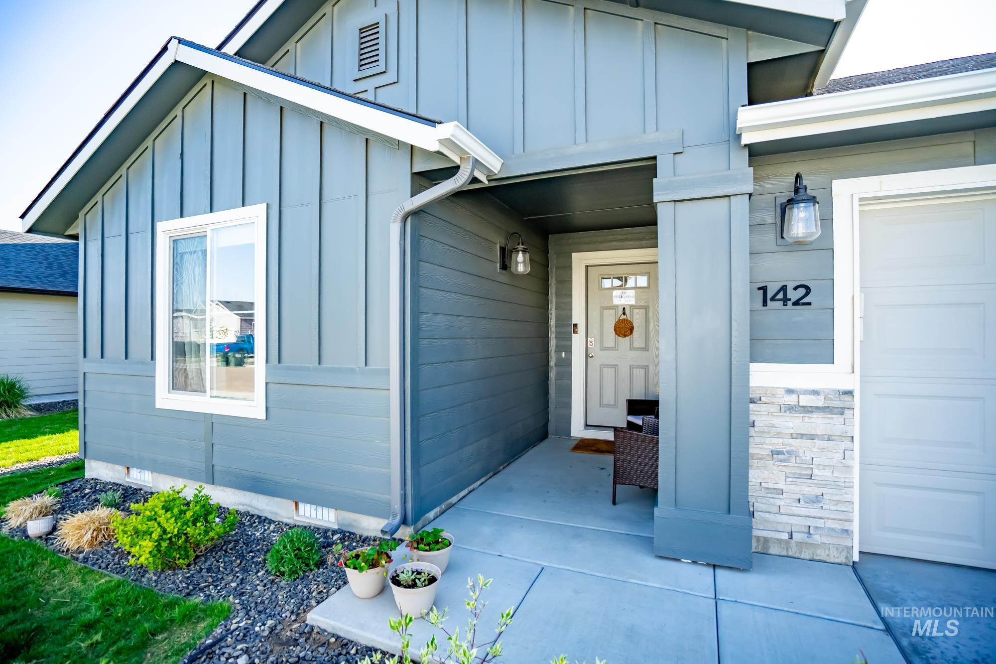 142 N Cranesbill Ave