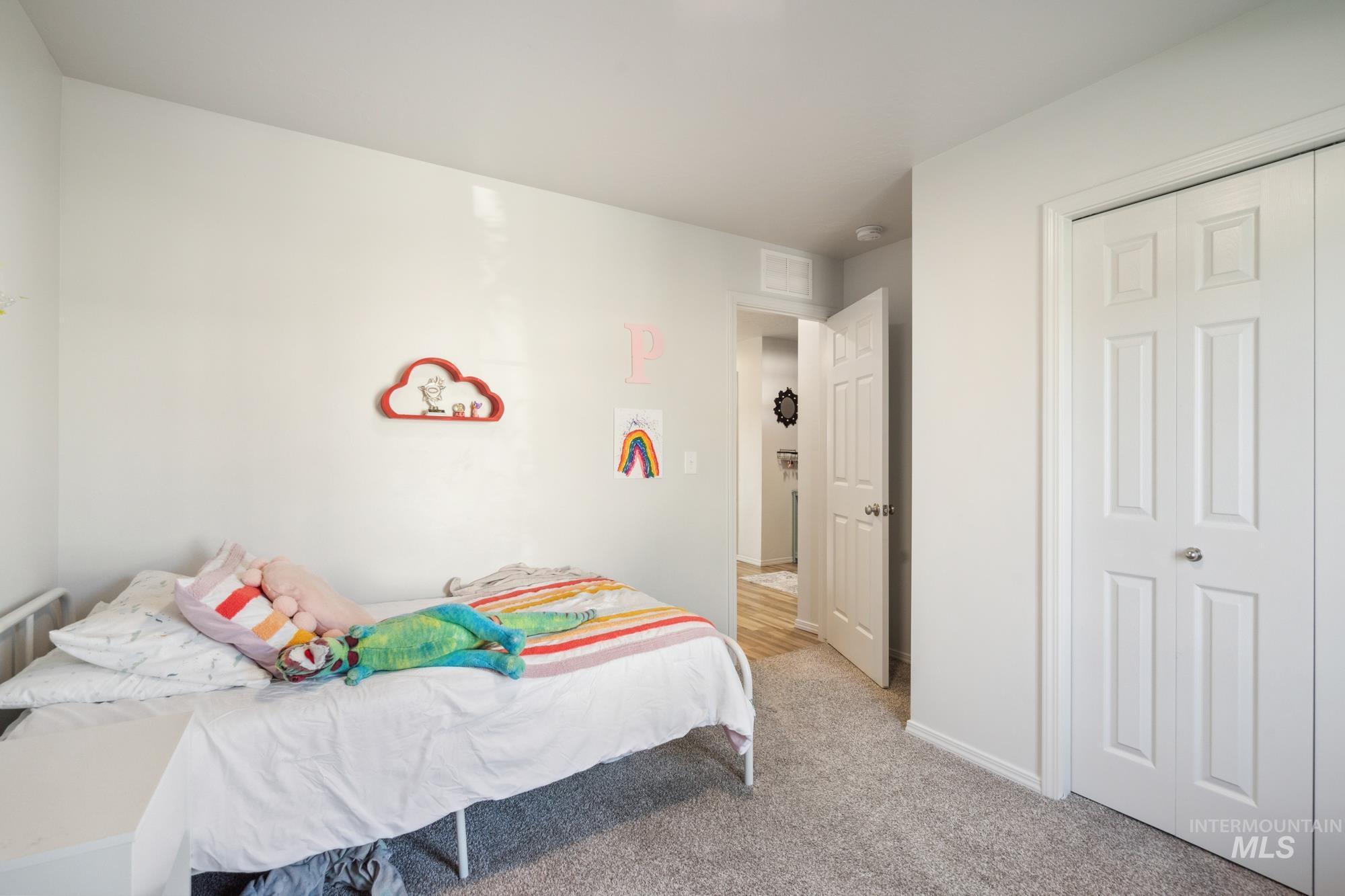 142 N Cranesbill Ave