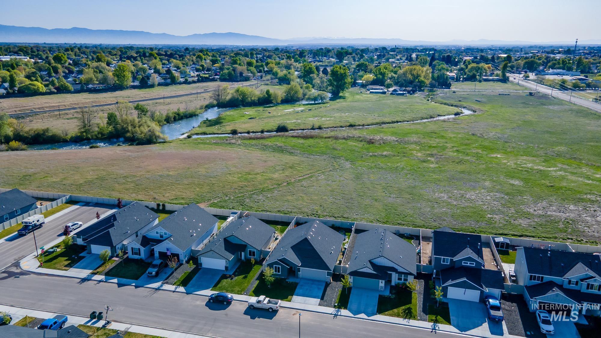 142 N Cranesbill Ave