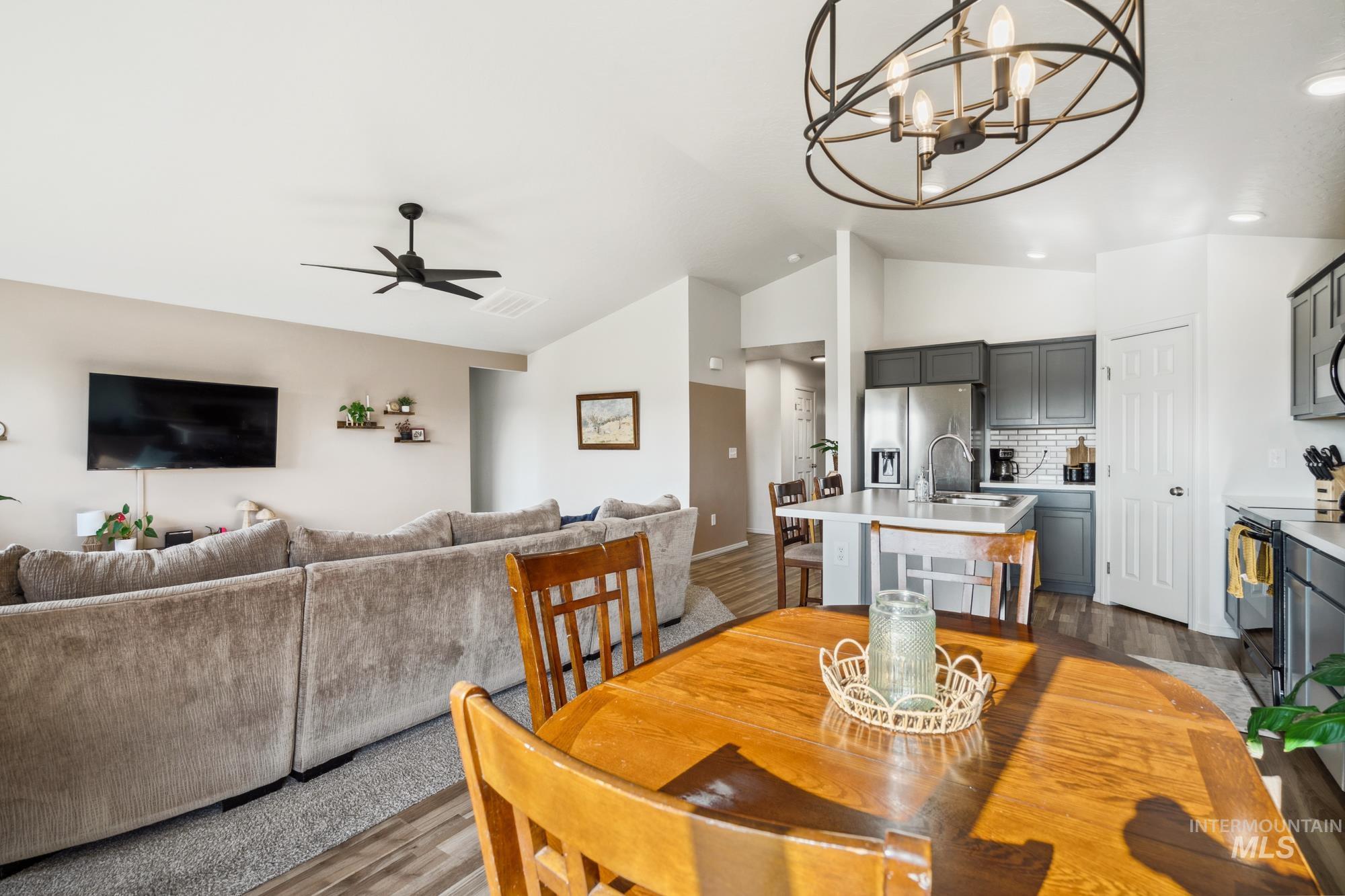 142 N Cranesbill Ave