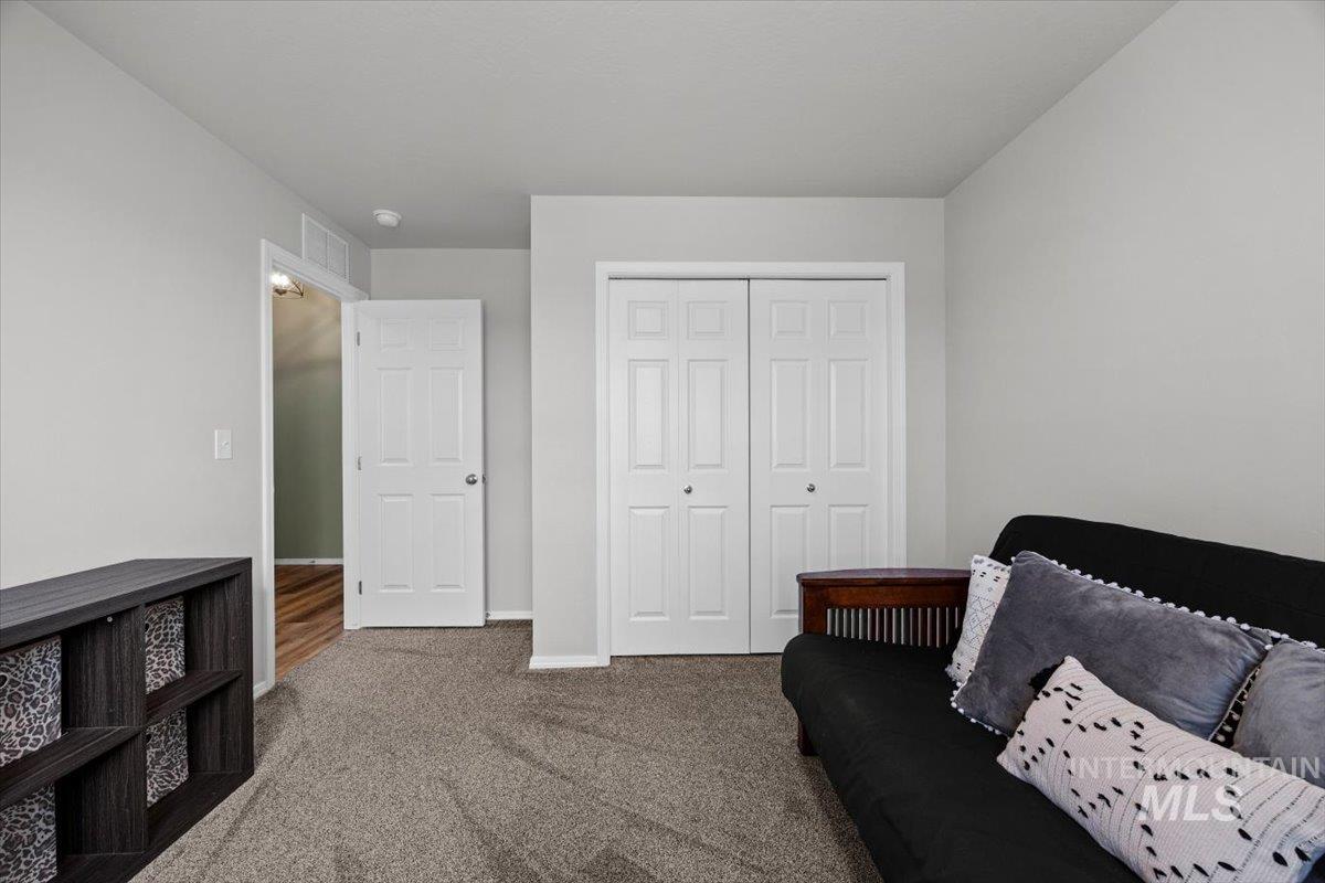 4914 Endicott Dr