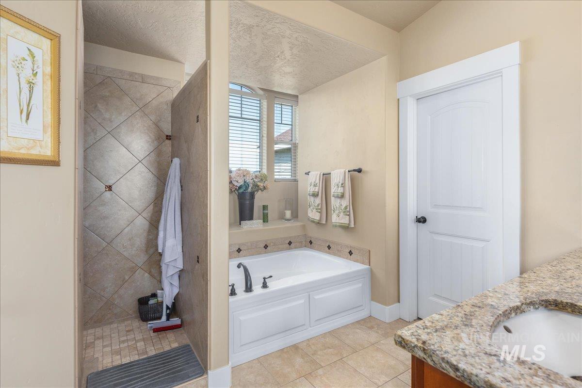 12621 S Carriage Hill Way