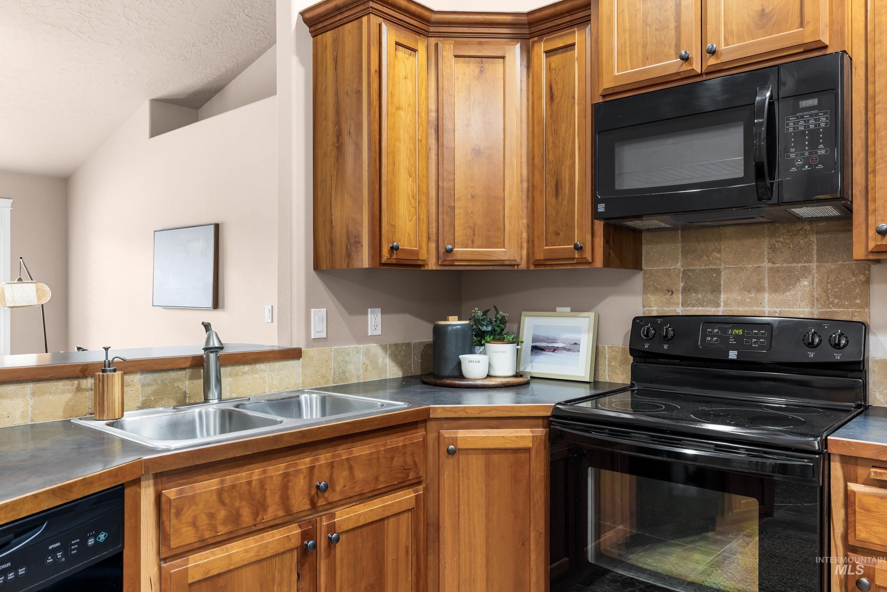 11074 W Crossbow St.