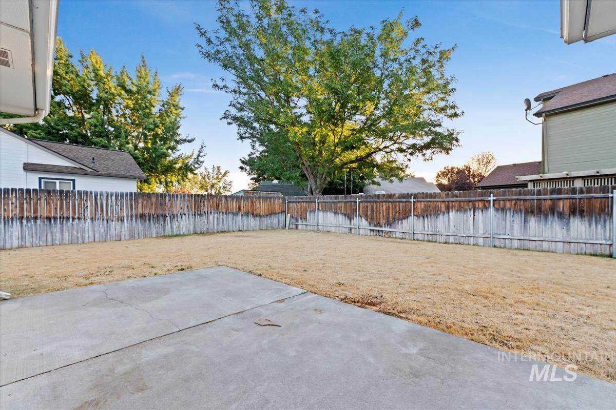 1860 N Haskett