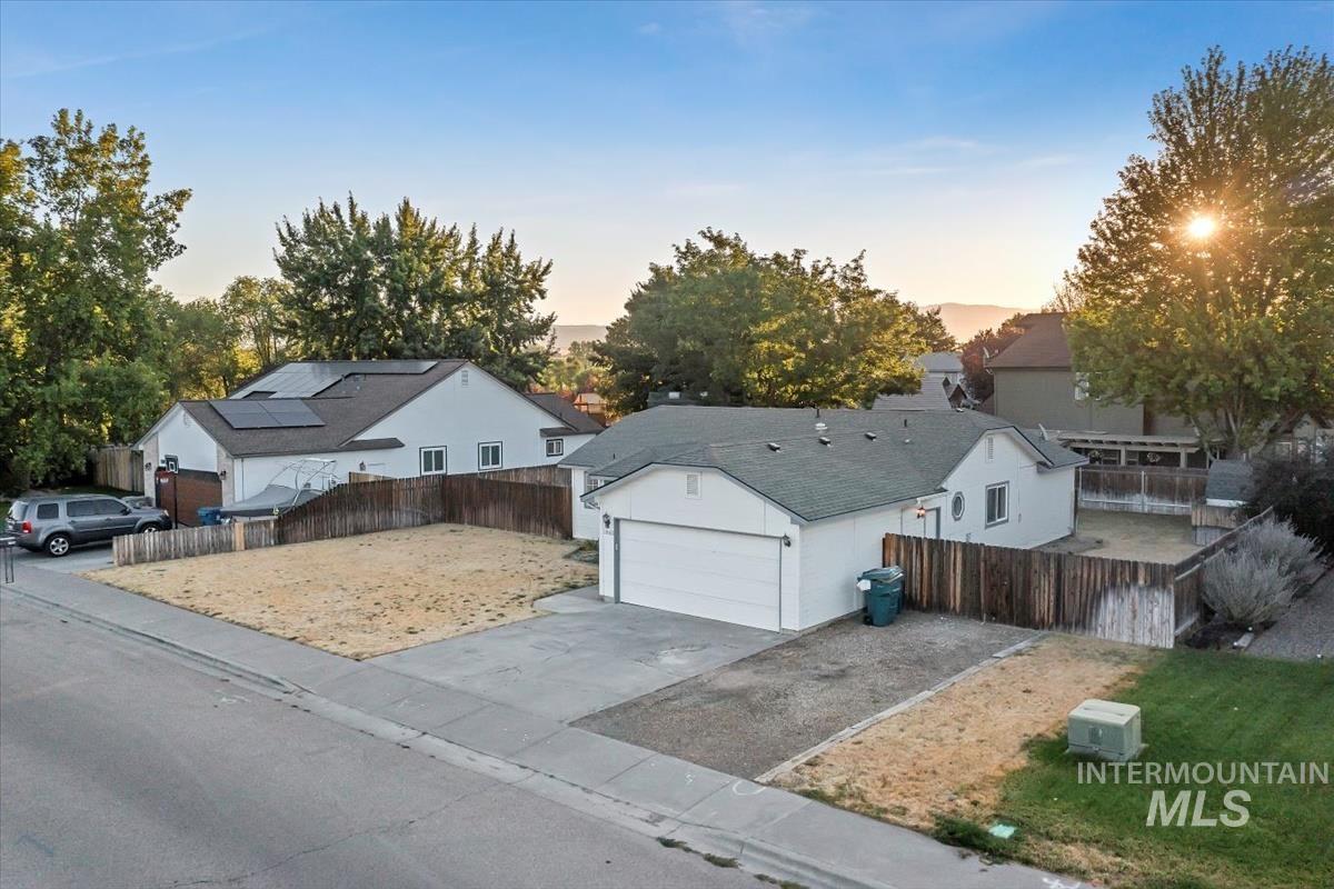 1860 N Haskett