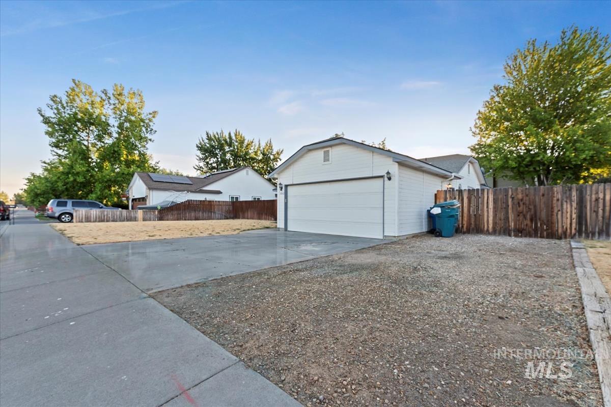 1860 N Haskett