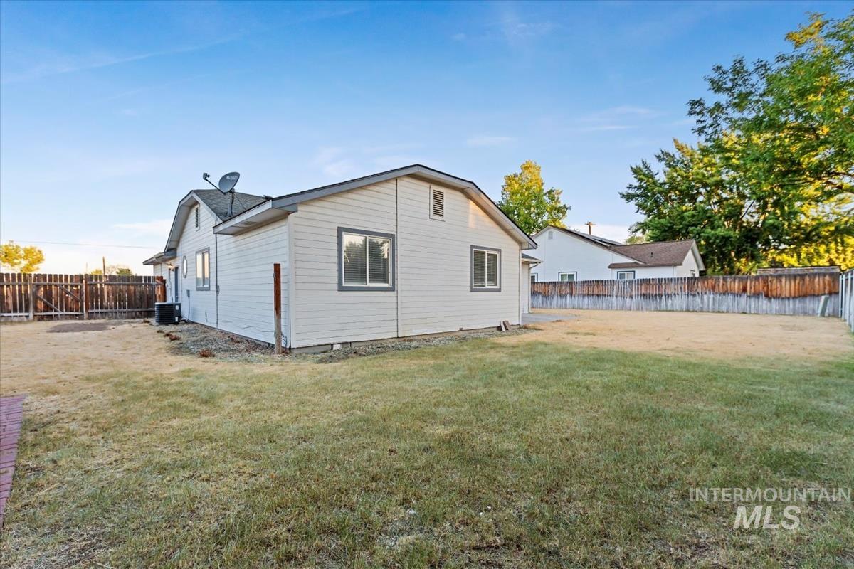 1860 N Haskett
