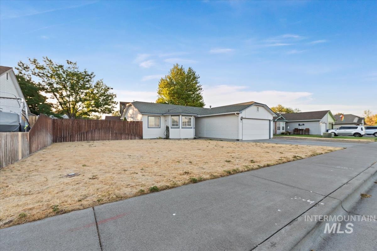 1860 N Haskett