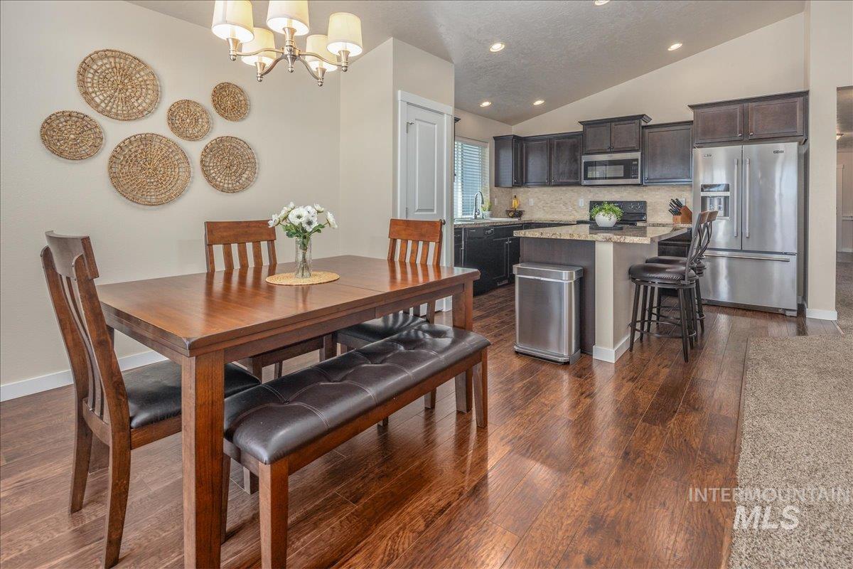 420 S Willow Tree Ave