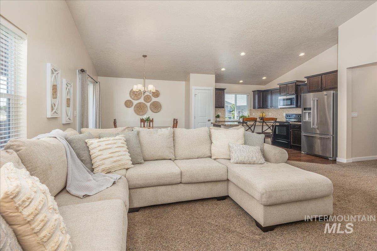 420 S Willow Tree Ave