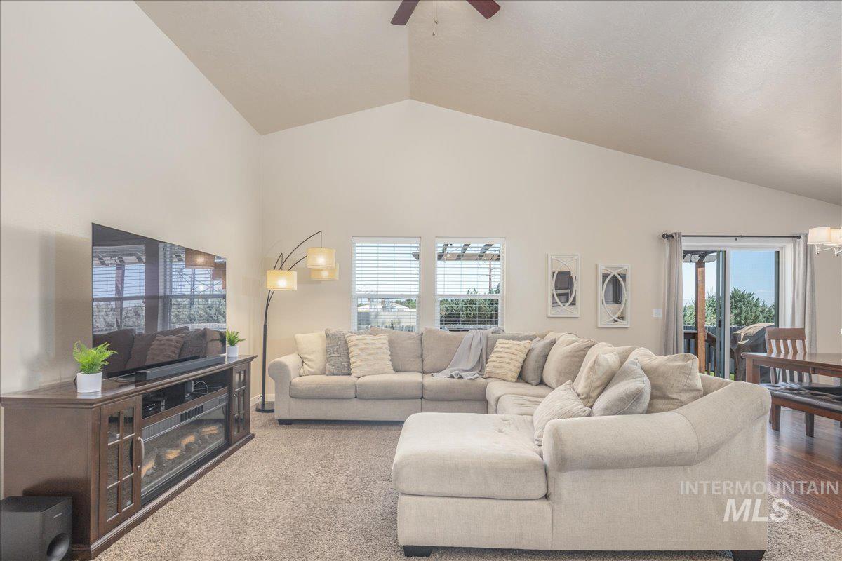 420 S Willow Tree Ave