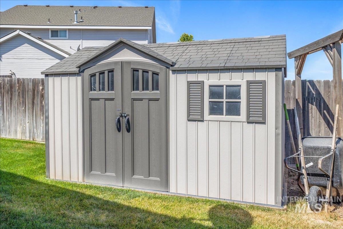 420 S Willow Tree Ave