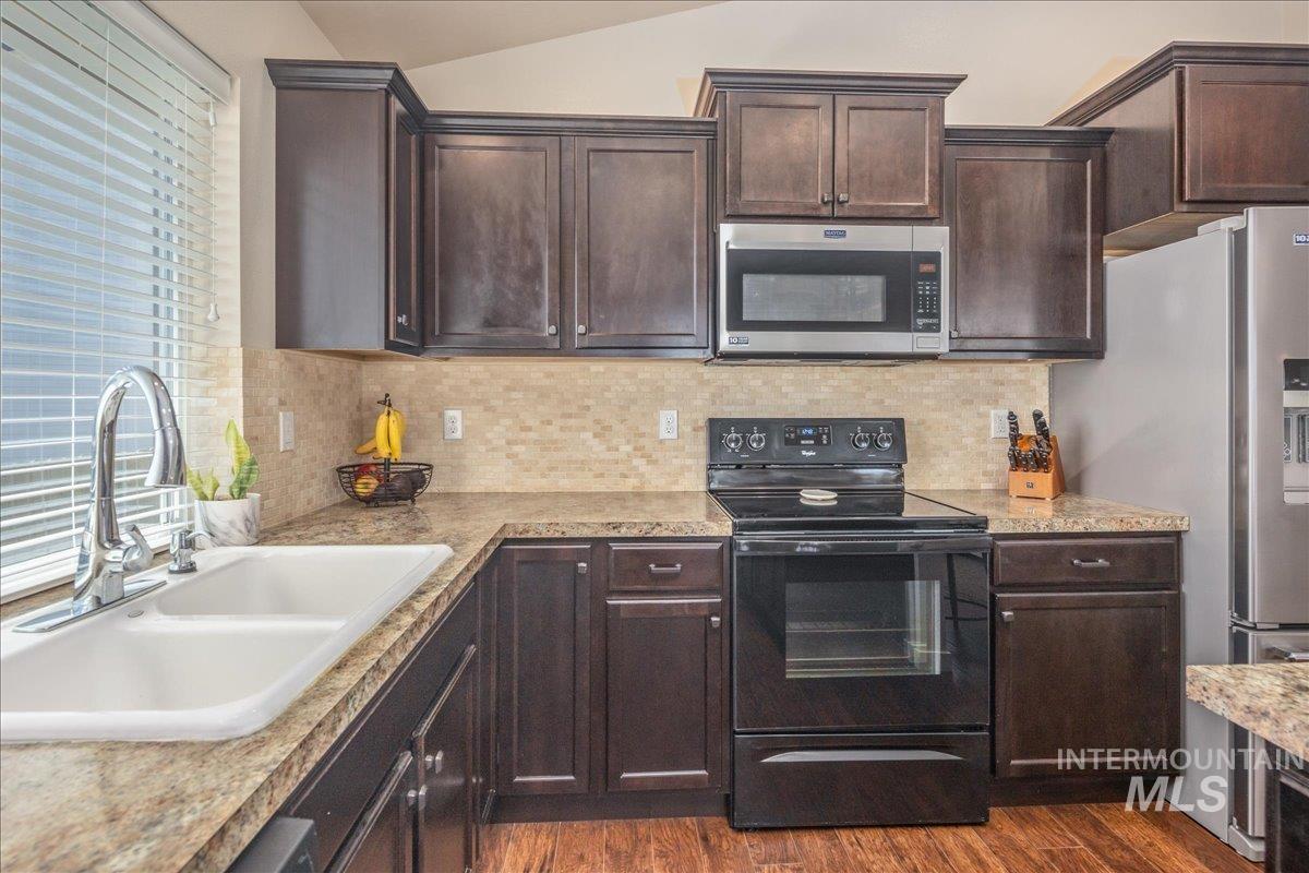 420 S Willow Tree Ave