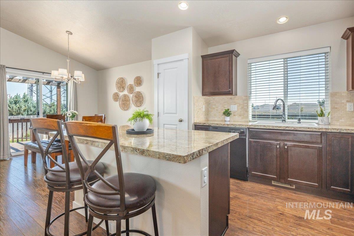 420 S Willow Tree Ave