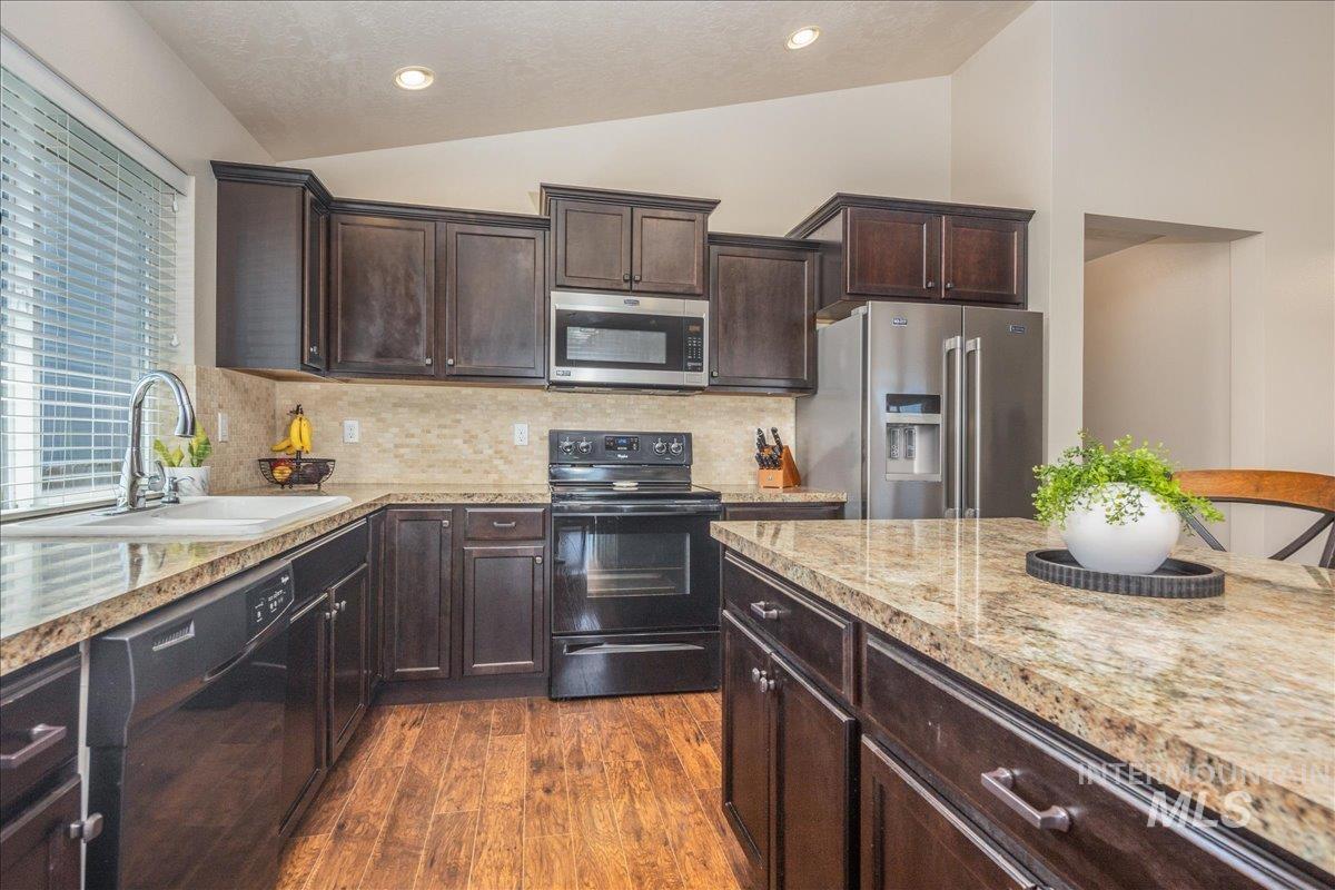 420 S Willow Tree Ave