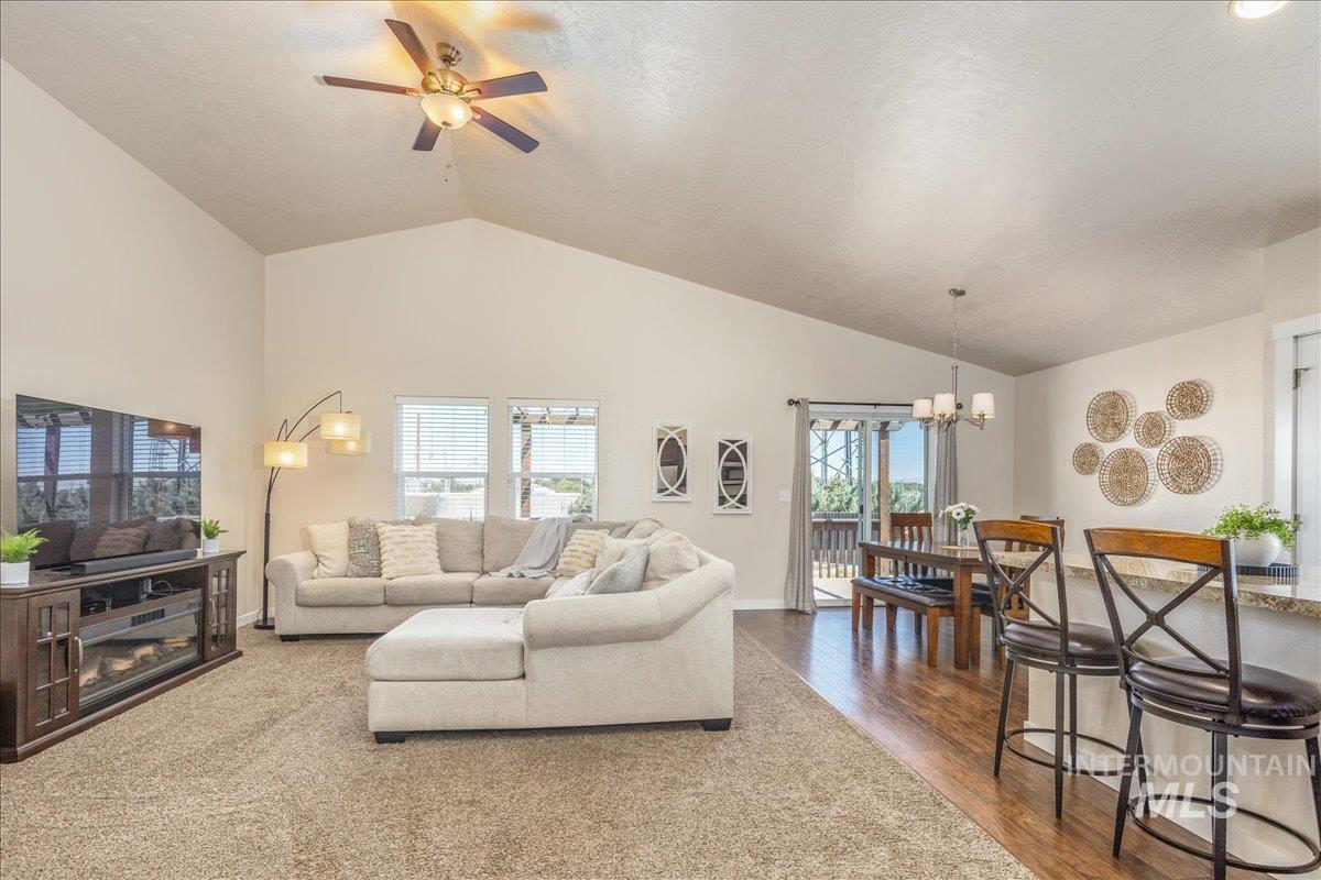 420 S Willow Tree Ave