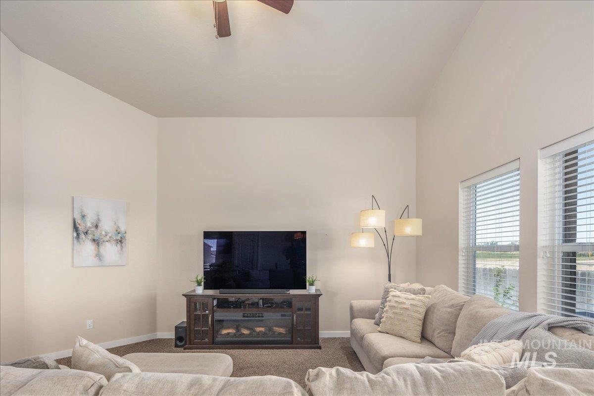 420 S Willow Tree Ave