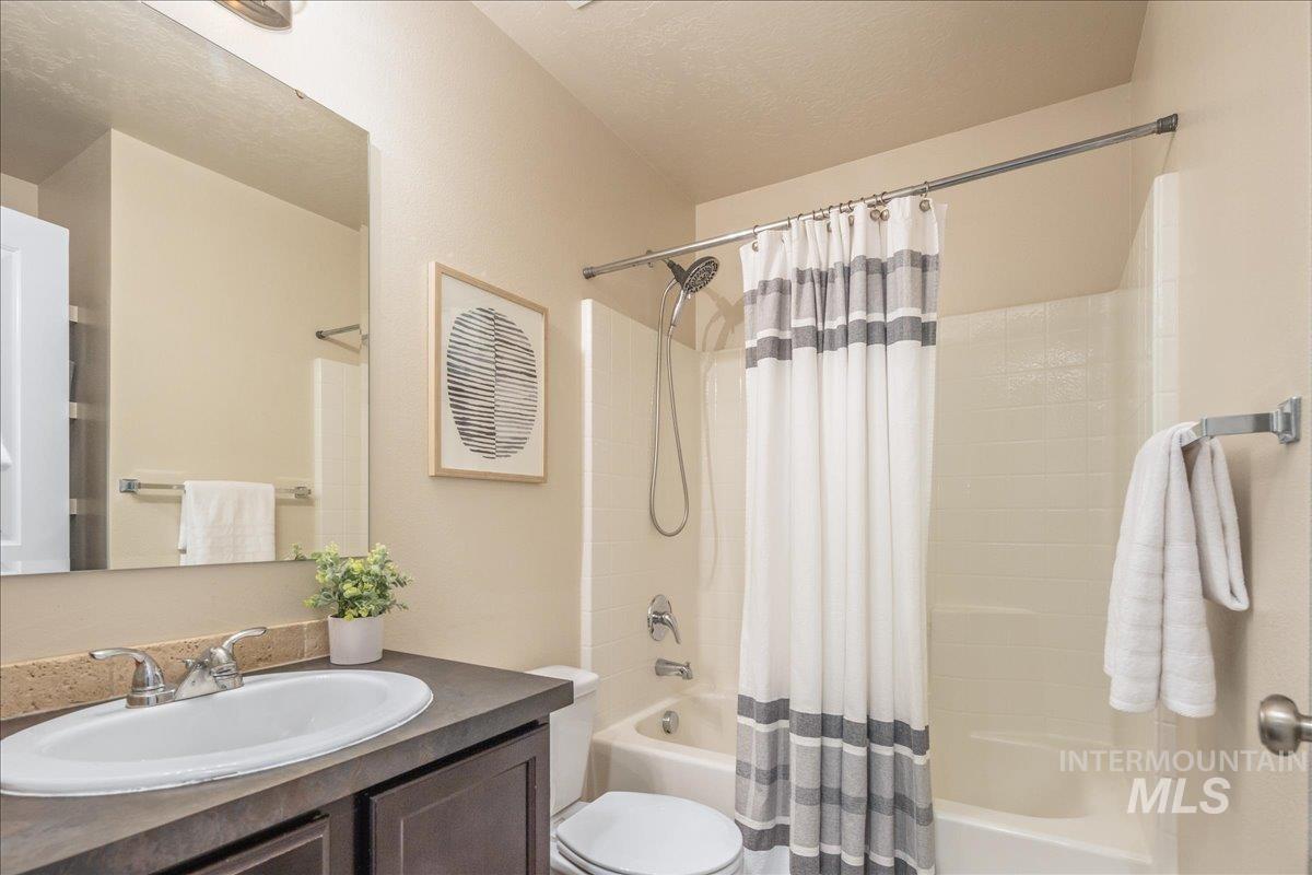 420 S Willow Tree Ave