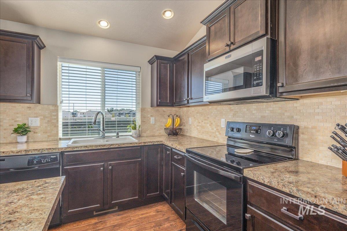 420 S Willow Tree Ave