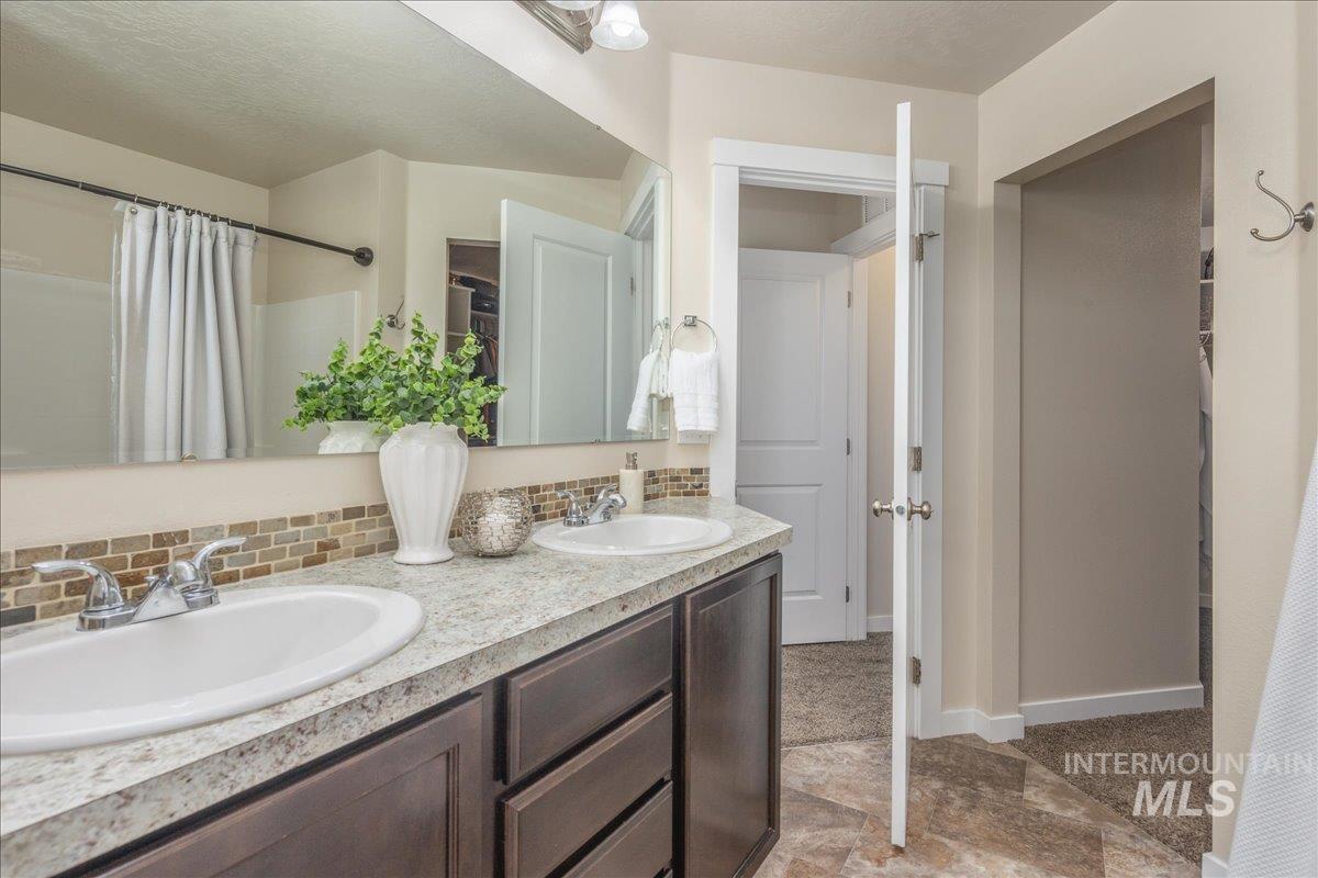 420 S Willow Tree Ave